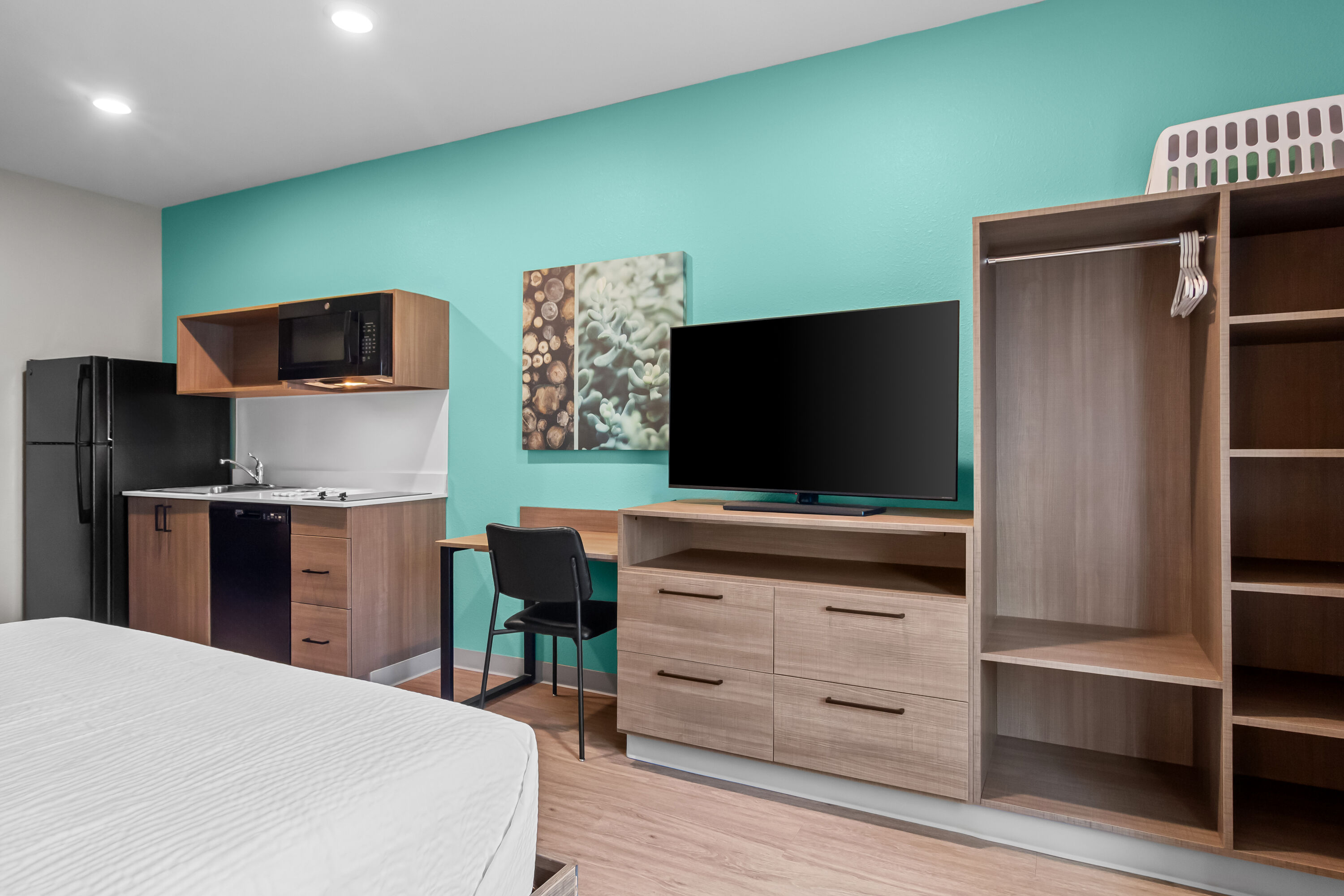 ECHO Suites Extended Stay by Wyndham Middleburg suite in Middleburg, Florida