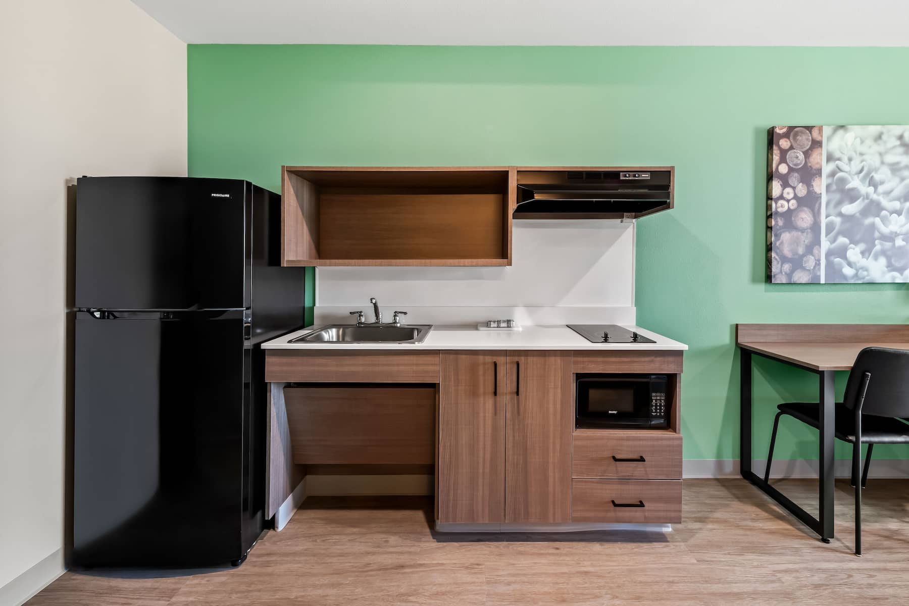 Double bed guest room at the ECHO Suites Extended Stay by Wyndham Reno in Reno, Nevada