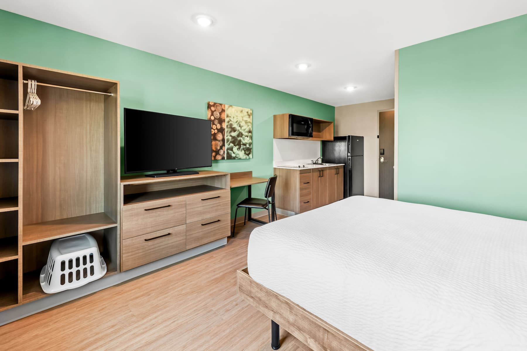ECHO Suites Extended Stay by Wyndham Reno suite in Reno, Nevada