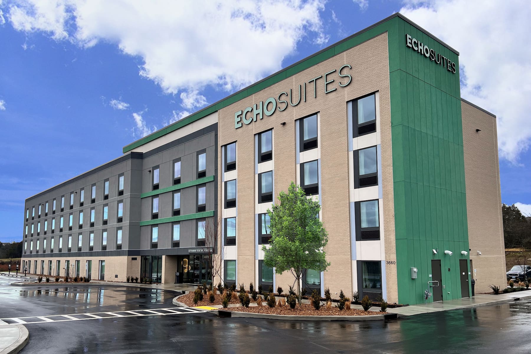 Exterior of ECHO Suites Extended Stay by Wyndham Nashville/ Gallatin hotel in Gallatin, Tennessee