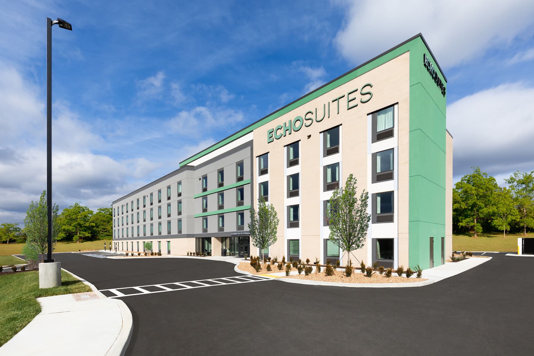 Exterior Day Image of ECHO Suites Extended Stay by Wyndham Nashville/ Gallatin hotel in Gallatin, Tennessee