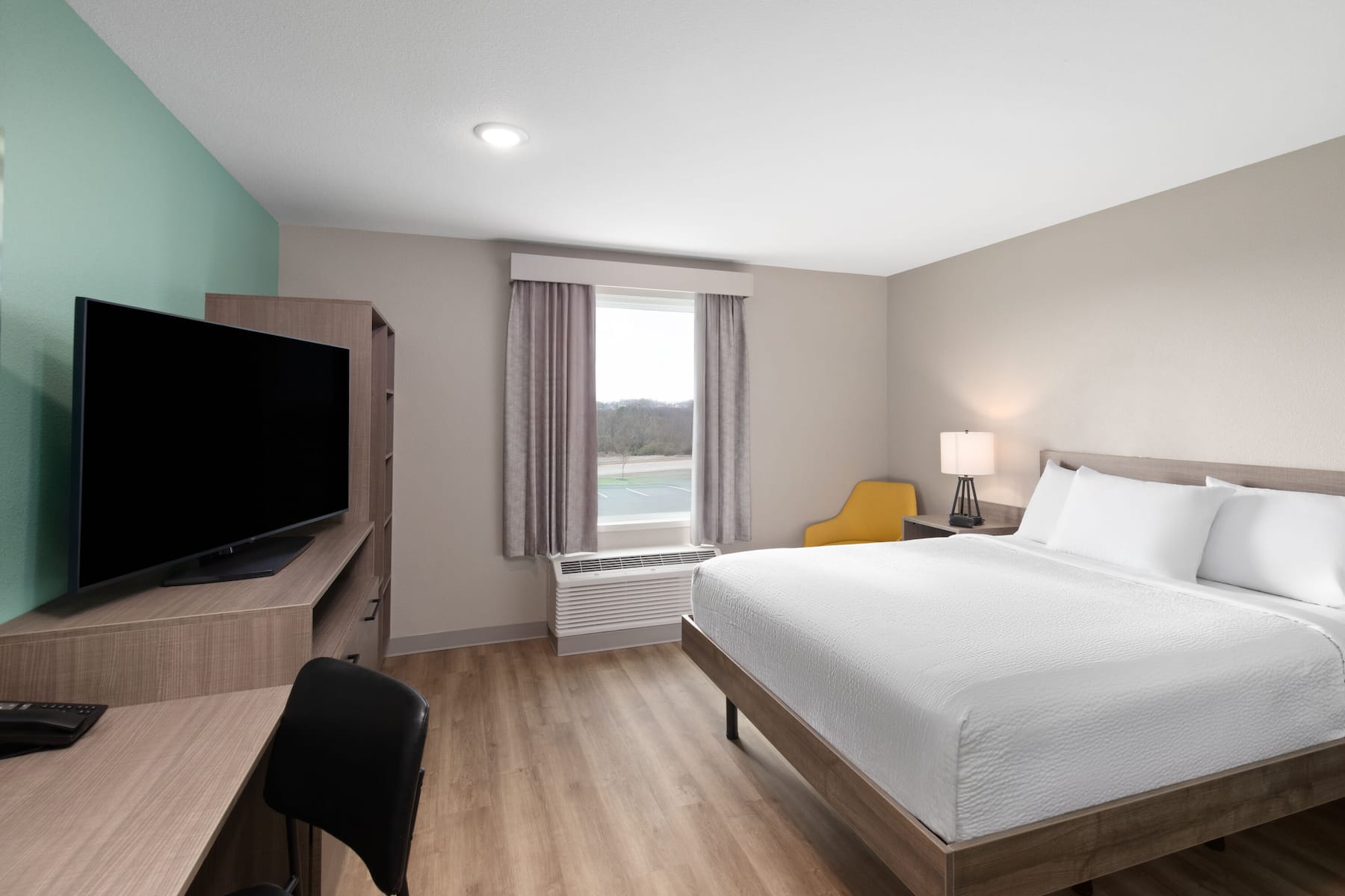 ECHO Suites Extended Stay by Wyndham Nashville/ Gallatin suite in Gallatin, Tennessee