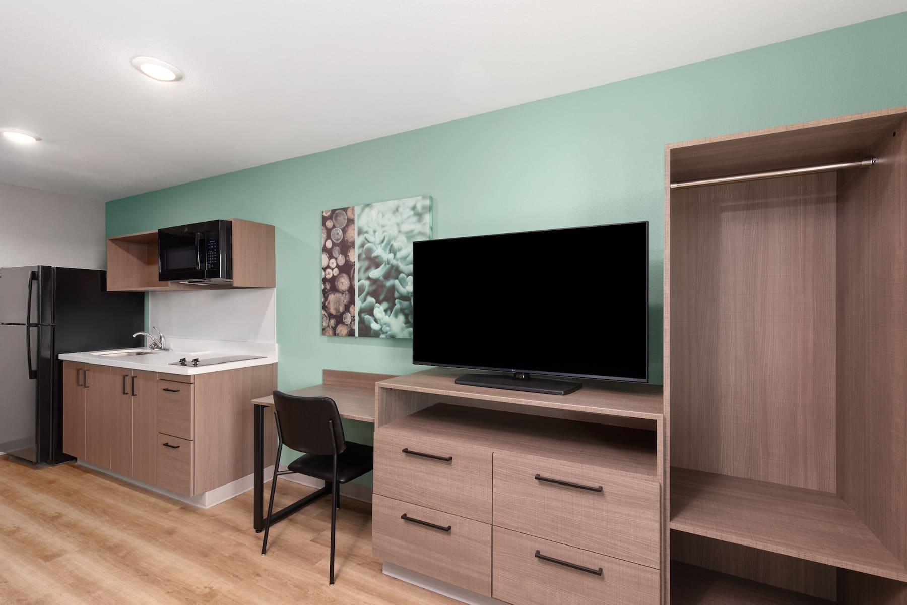 ECHO Suites Extended Stay by Wyndham Nashville/ Gallatin suite in Gallatin, Tennessee