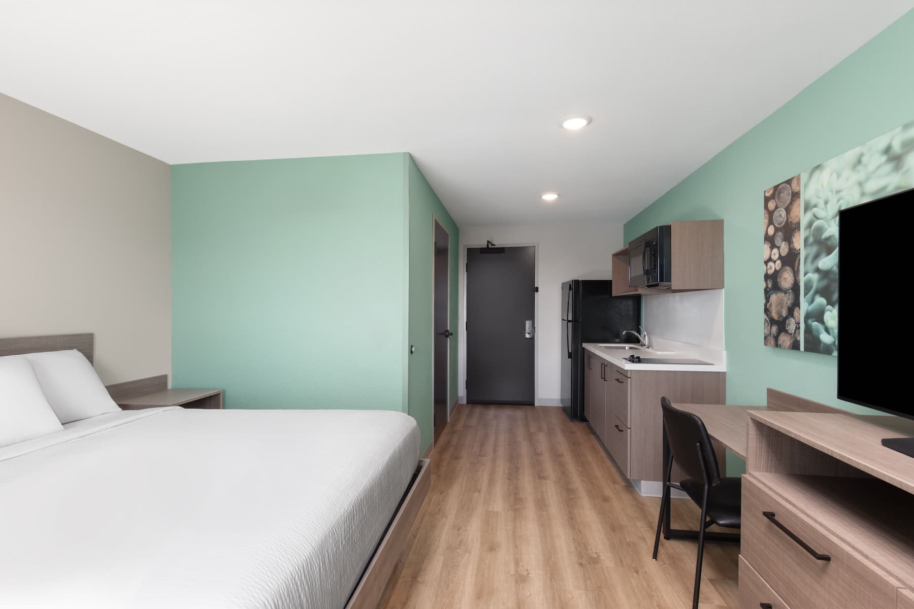 ECHO Suites Extended Stay by Wyndham Nashville/ Gallatin suite in Gallatin, Tennessee