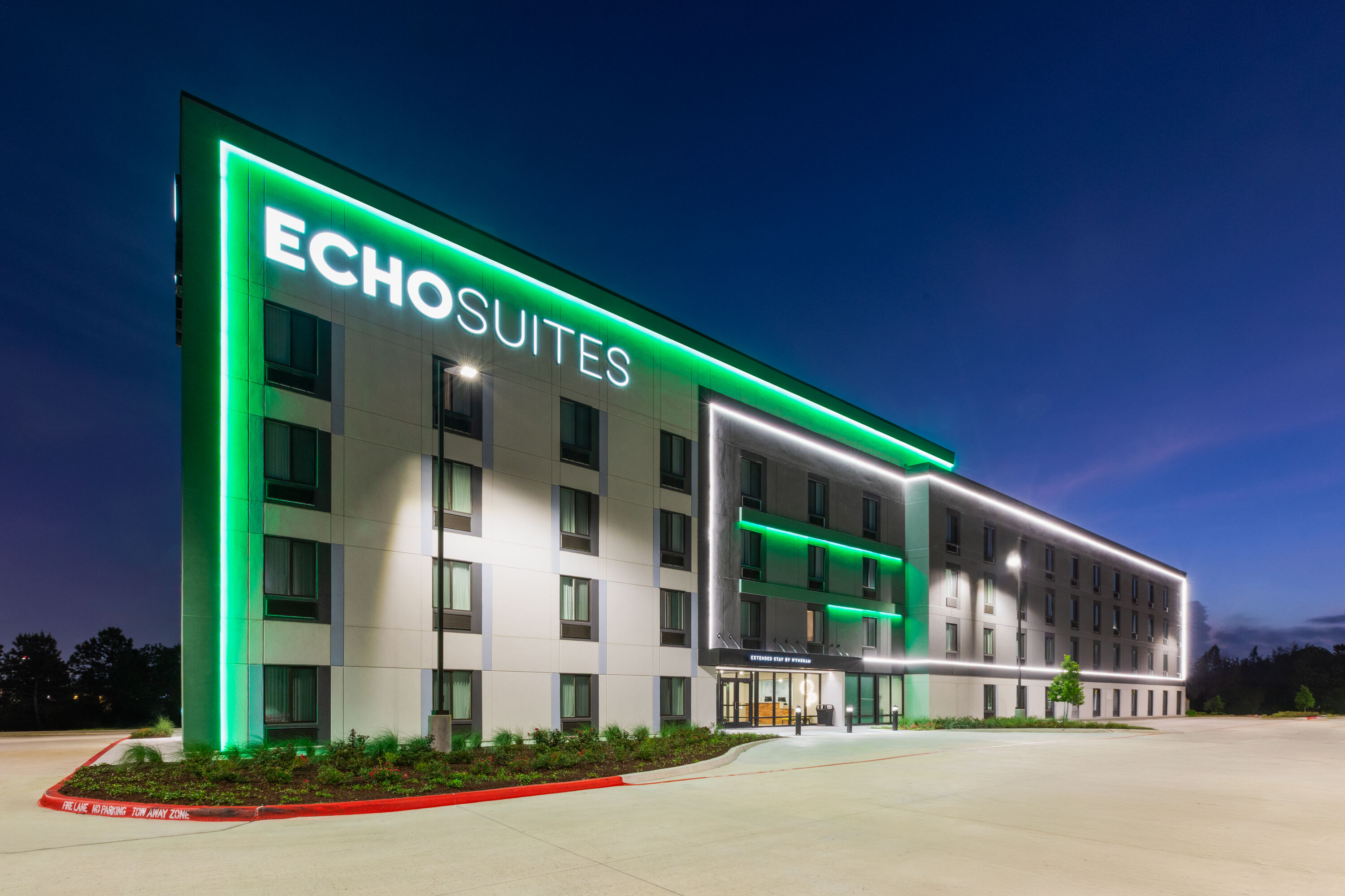 Exterior Dusk Image of ECHO Extended Stay by Wyndham Houston Pasadena Fairway Plaza hotel in Pasadena, Texas