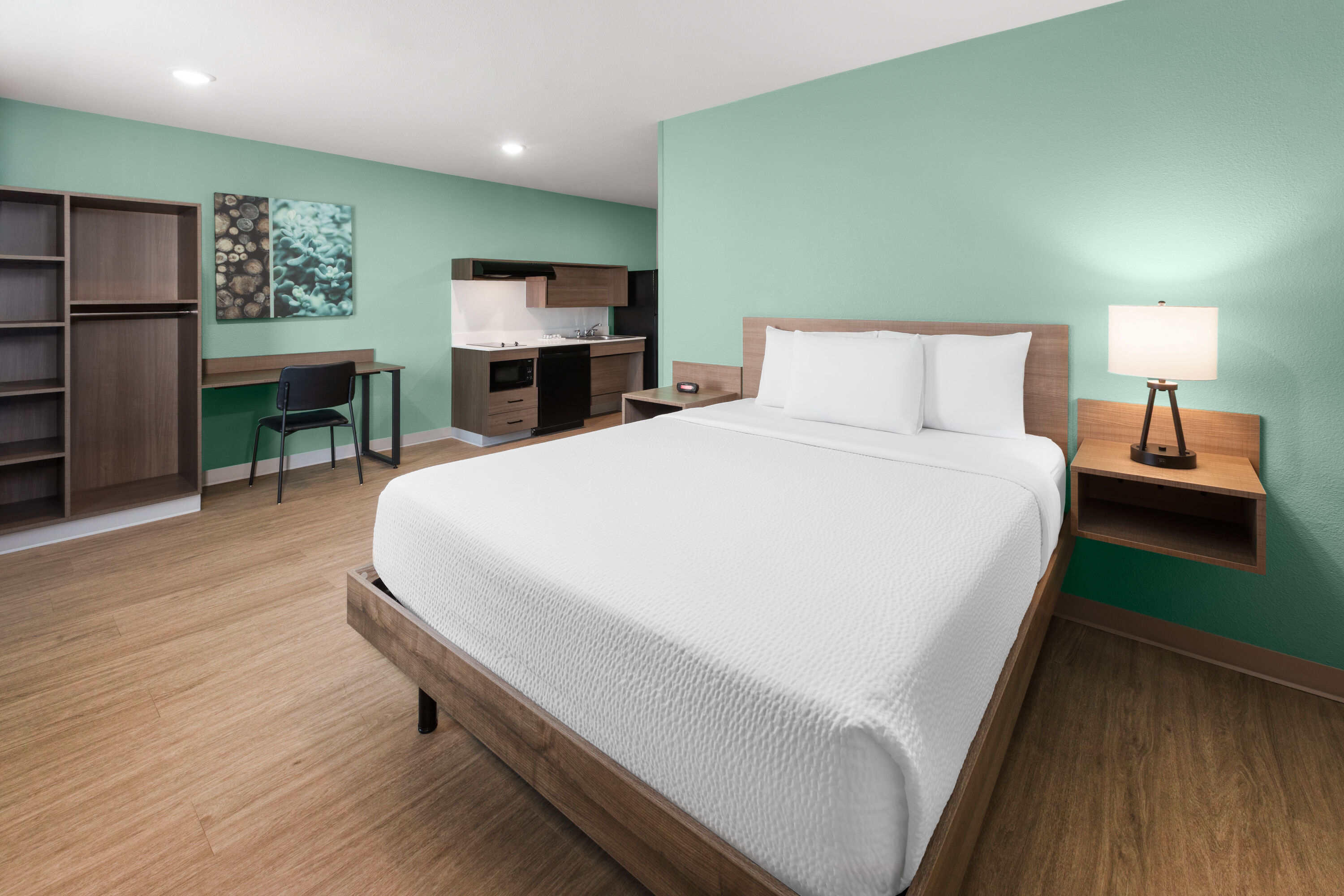 Guest room at the ECHO Extended Stay by Wyndham Houston Pasadena Fairway Plaza in Pasadena, Texas