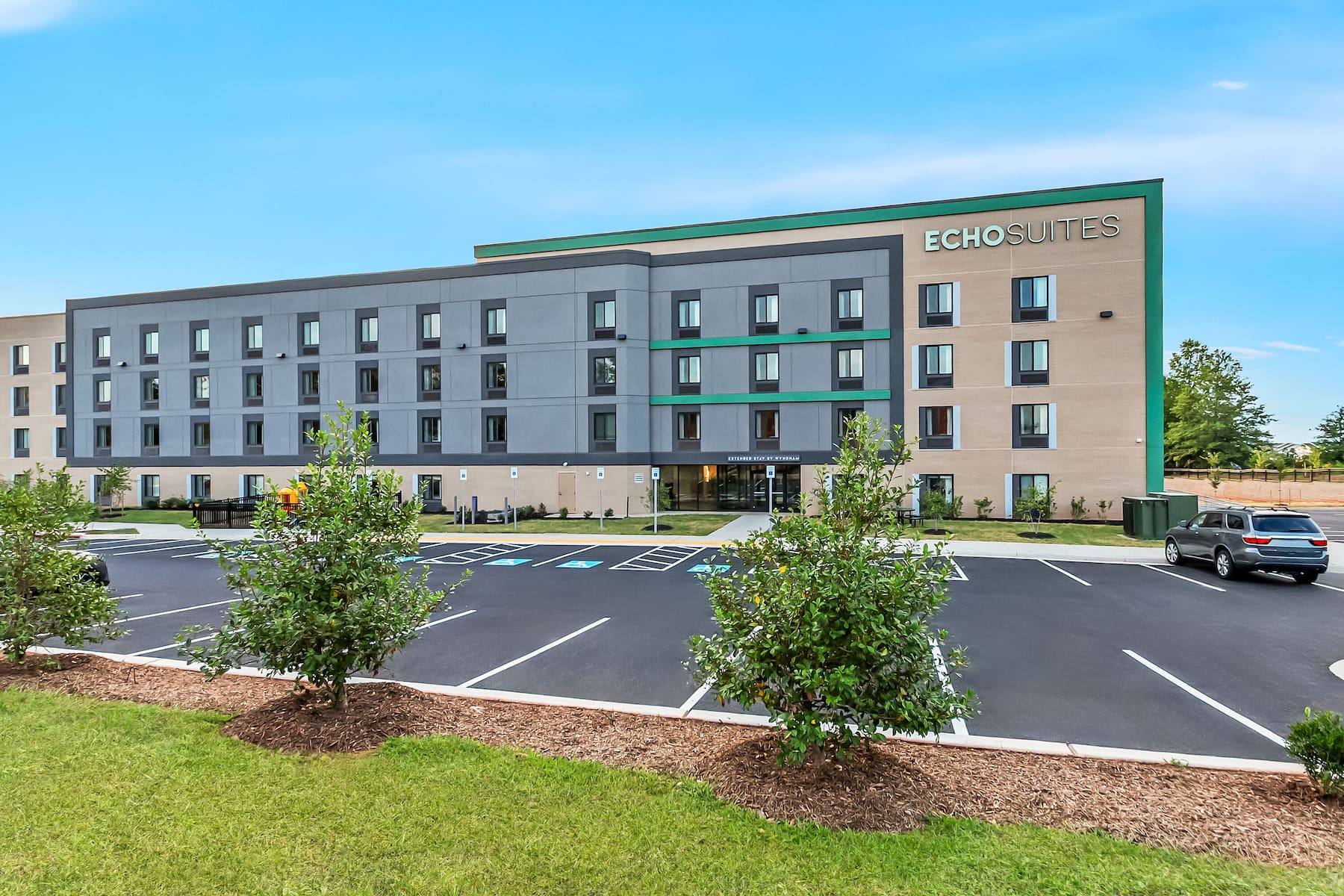 Exterior Day Image of ECHO Suites Extended Stay by Wyndham Sterling hotel in Sterling, Virginia