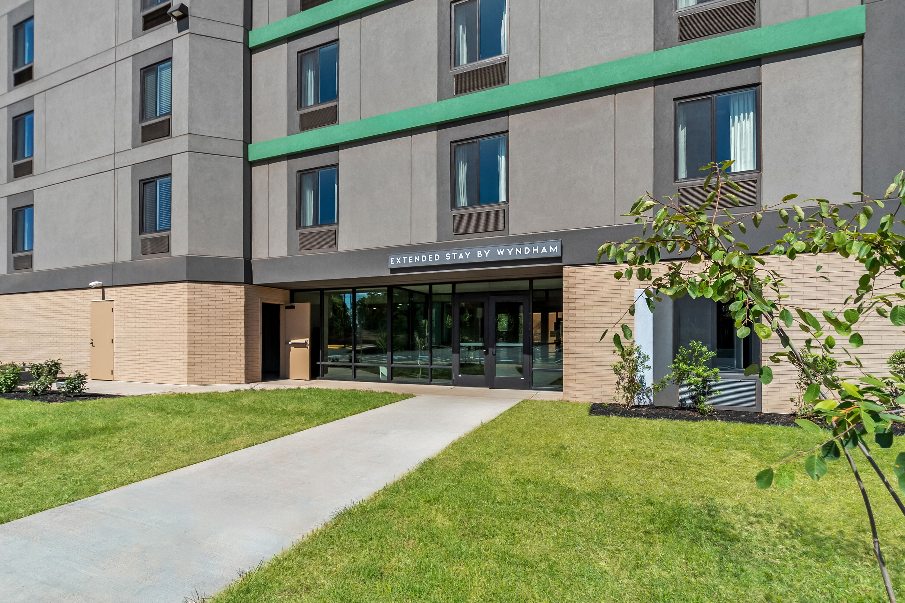Exterior Day Image of ECHO Suites Extended Stay by Wyndham Sterling hotel in Sterling, Virginia