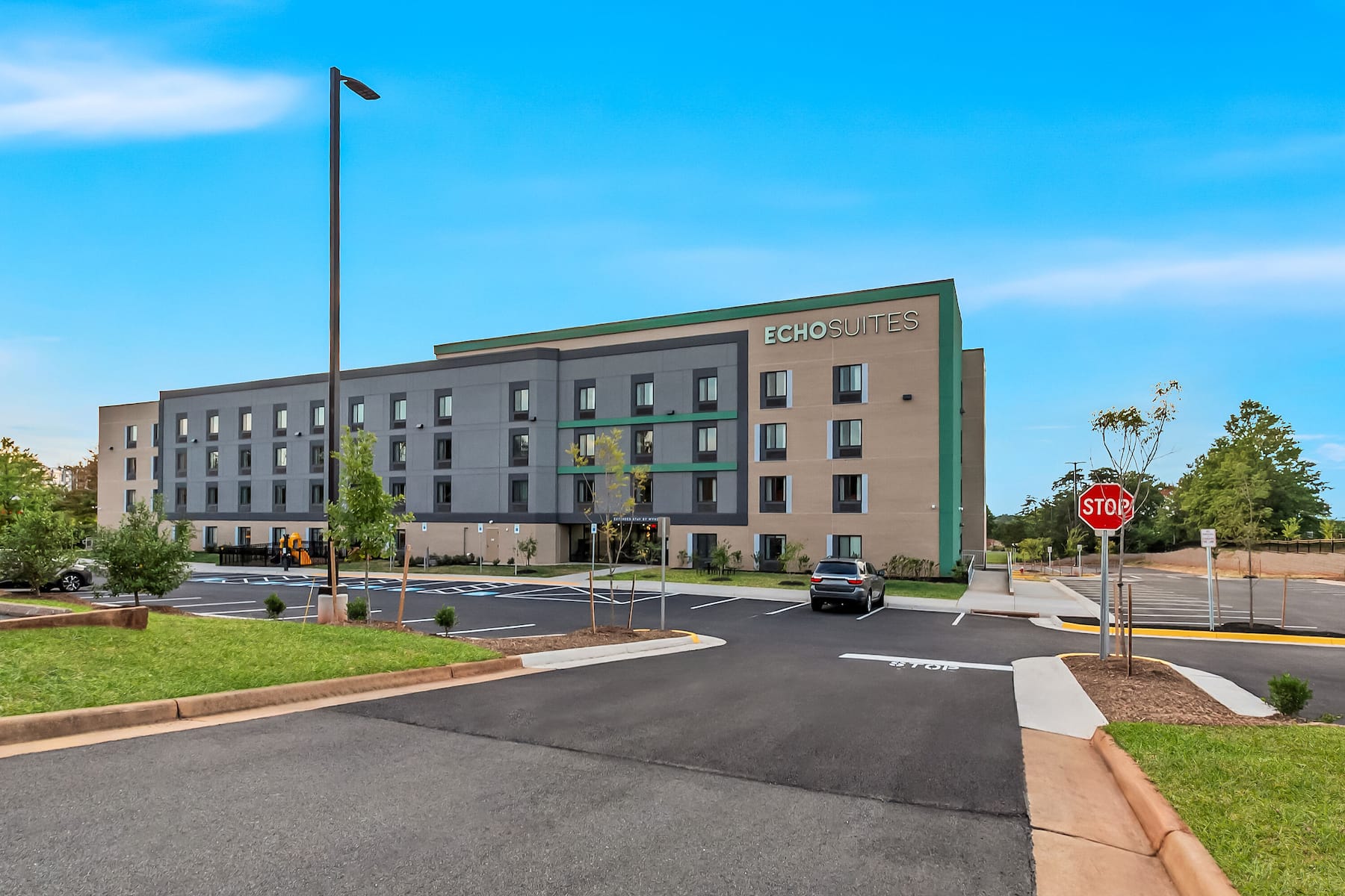 Exterior Day Image of ECHO Suites Extended Stay by Wyndham Sterling hotel in Sterling, Virginia