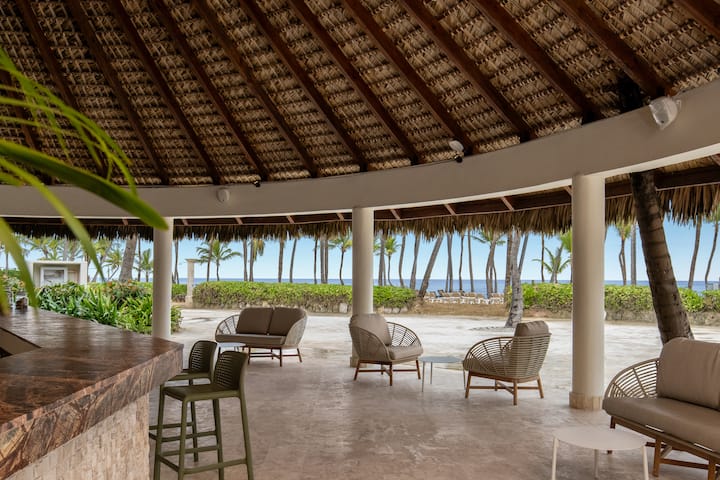 Wyndham Alltra Punta Cana All Inclusive Resort restaurant in Punta Cana, Other than US/Canada