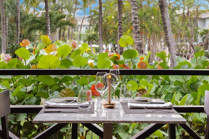 Wyndham Alltra Punta Cana All Inclusive Resort restaurant in Punta Cana, Other than US/Canada