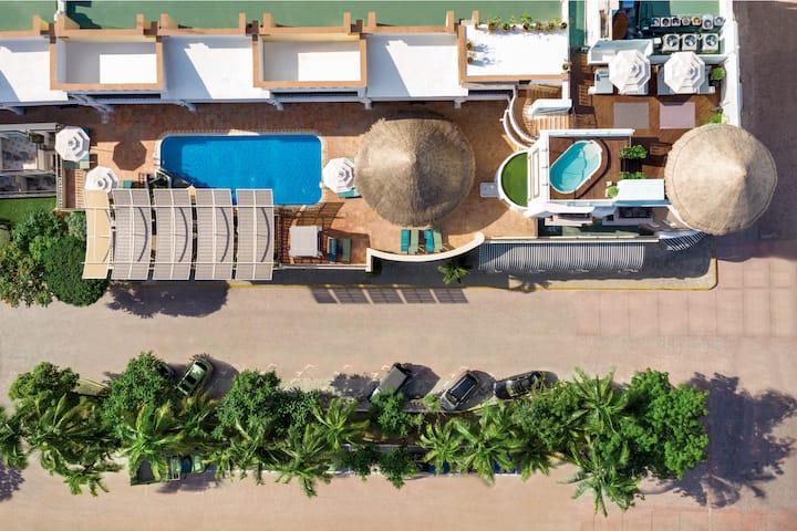 Exterior of Wyndham Alltra Playa del Carmen Adults Only All Inclusive hotel in Playa del Carmen, Other than US/Canada