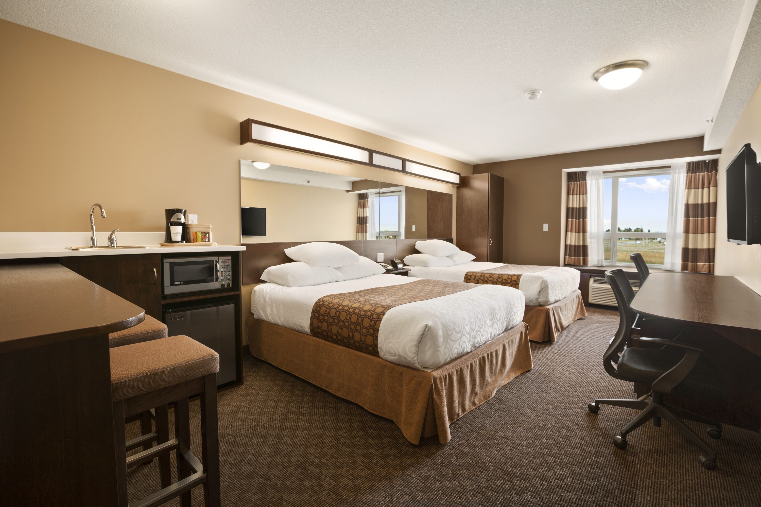 Microtel Inn & Suites by Wyndham Blackfalds Red Deer North suite in Blackfalds, Alberta