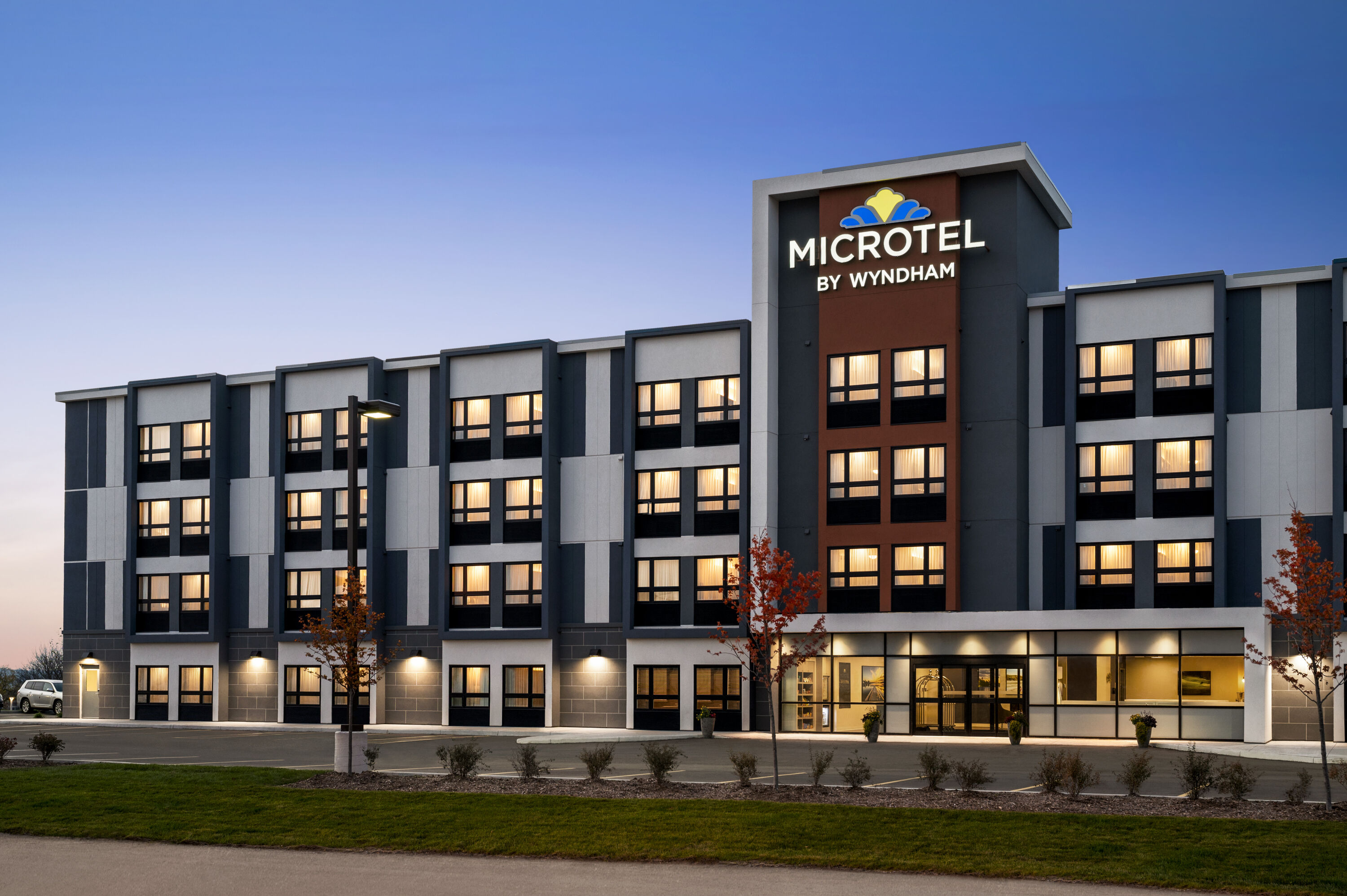 Exterior Night Image of Microtel Inn & Suites by Wyndham Aurora hotel in Aurora, Ontario