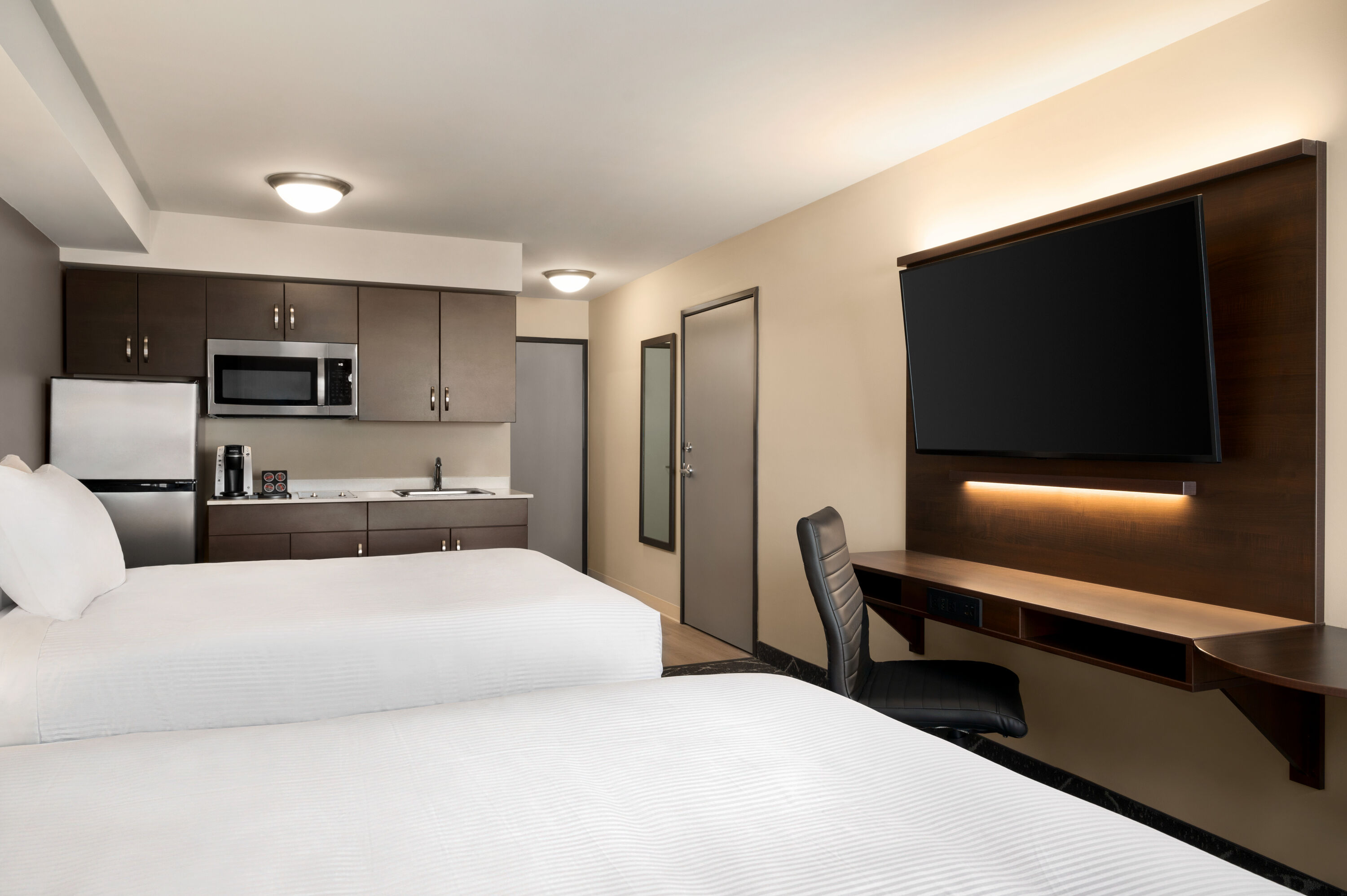 Microtel Inn & Suites by Wyndham Aurora suite in Aurora, Ontario