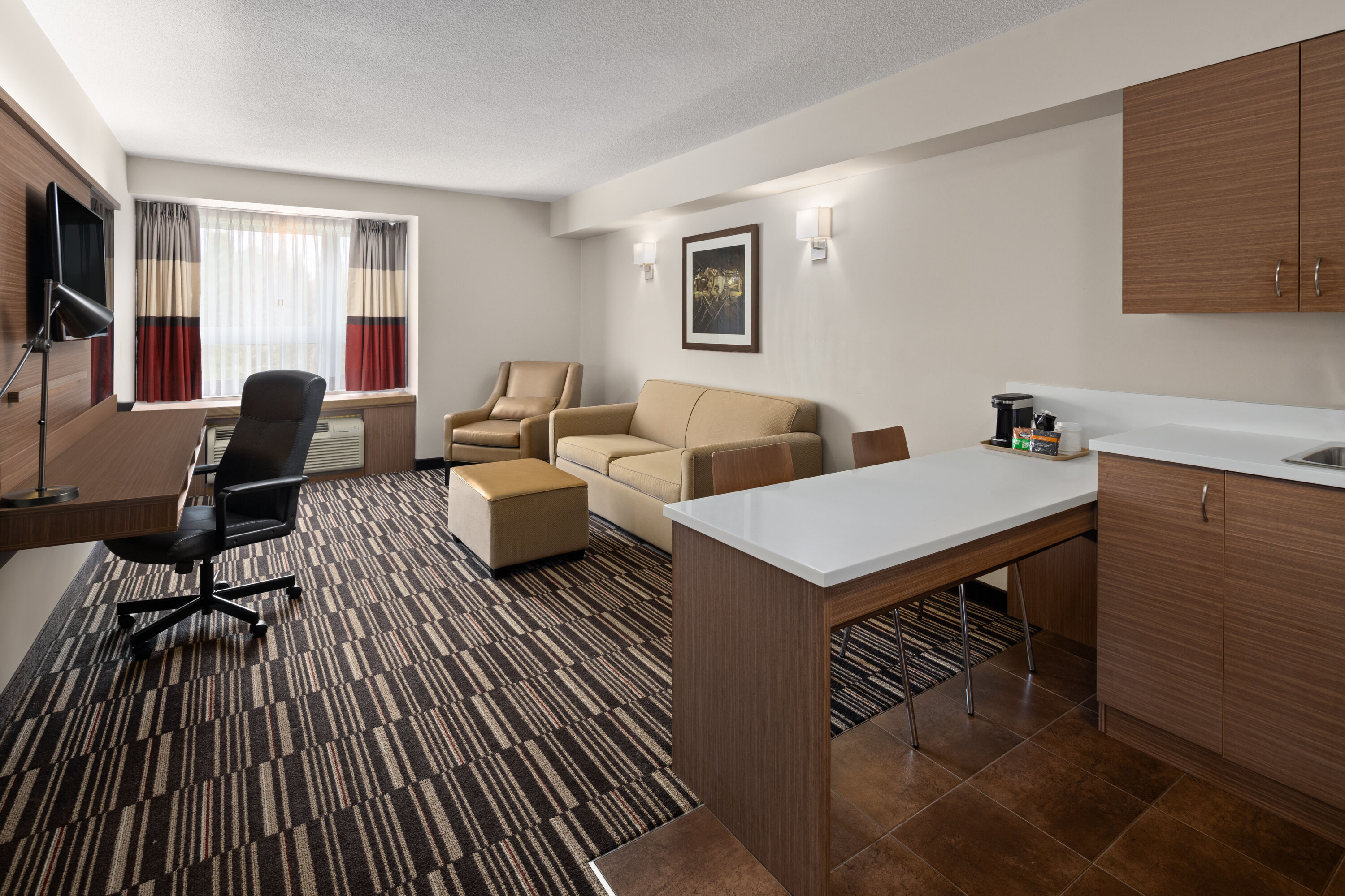 Microtel Inn & Suites by Wyndham Kirkland Lake suite in Kirkland Lake, Ontario