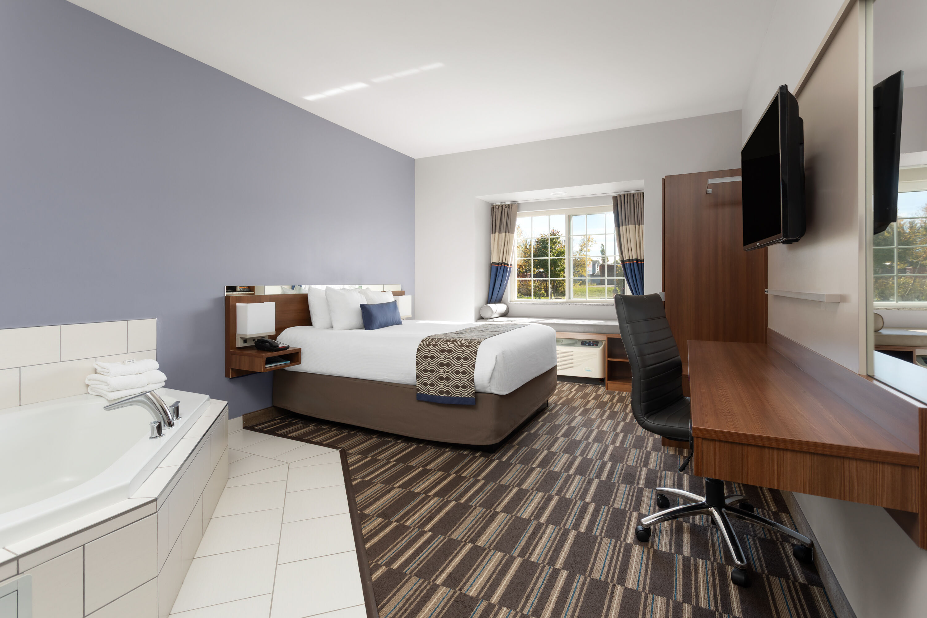 Microtel Inn & Suites by Wyndham Sault Ste. Marie hot tub suite in Sault Sainte Marie, Ontario