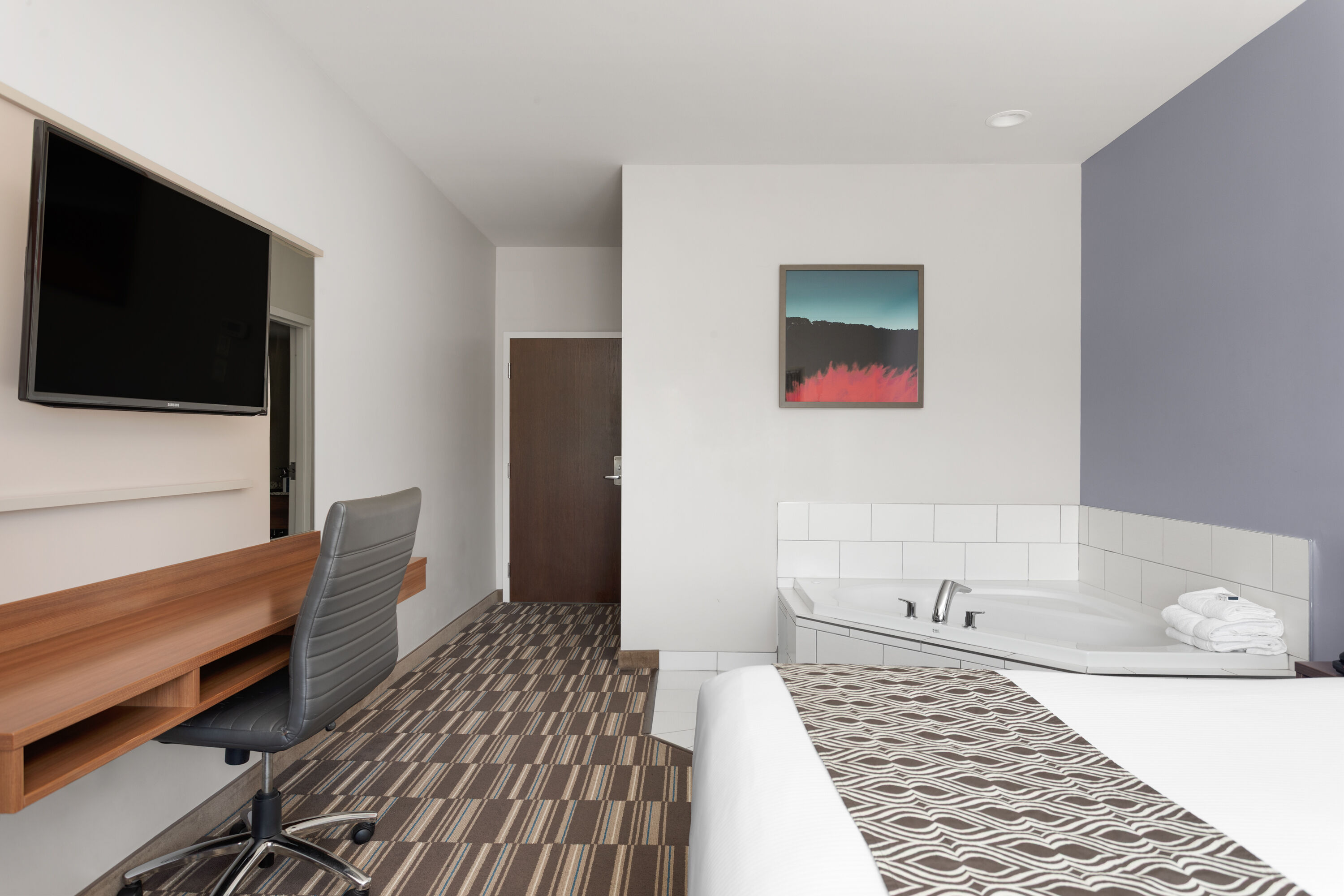 Microtel Inn & Suites by Wyndham Sault Ste. Marie hot tub suite in Sault Sainte Marie, Ontario