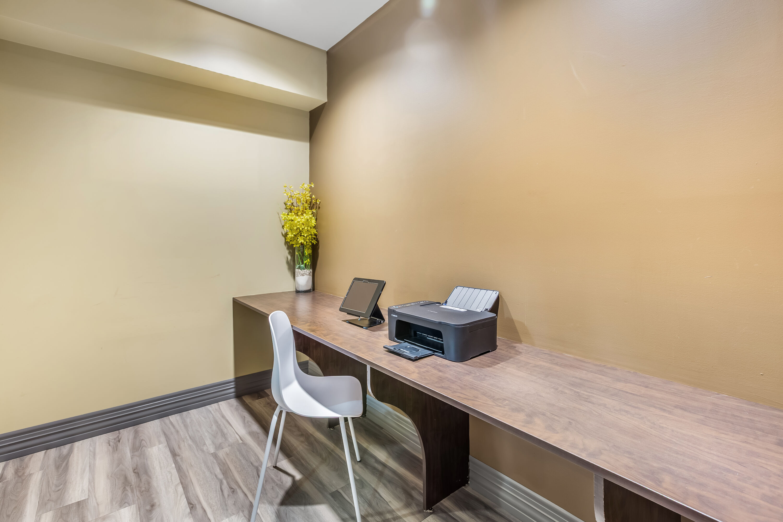 Microtel Inn & Suites by Wyndham Timmins business center in Timmins, Ontario