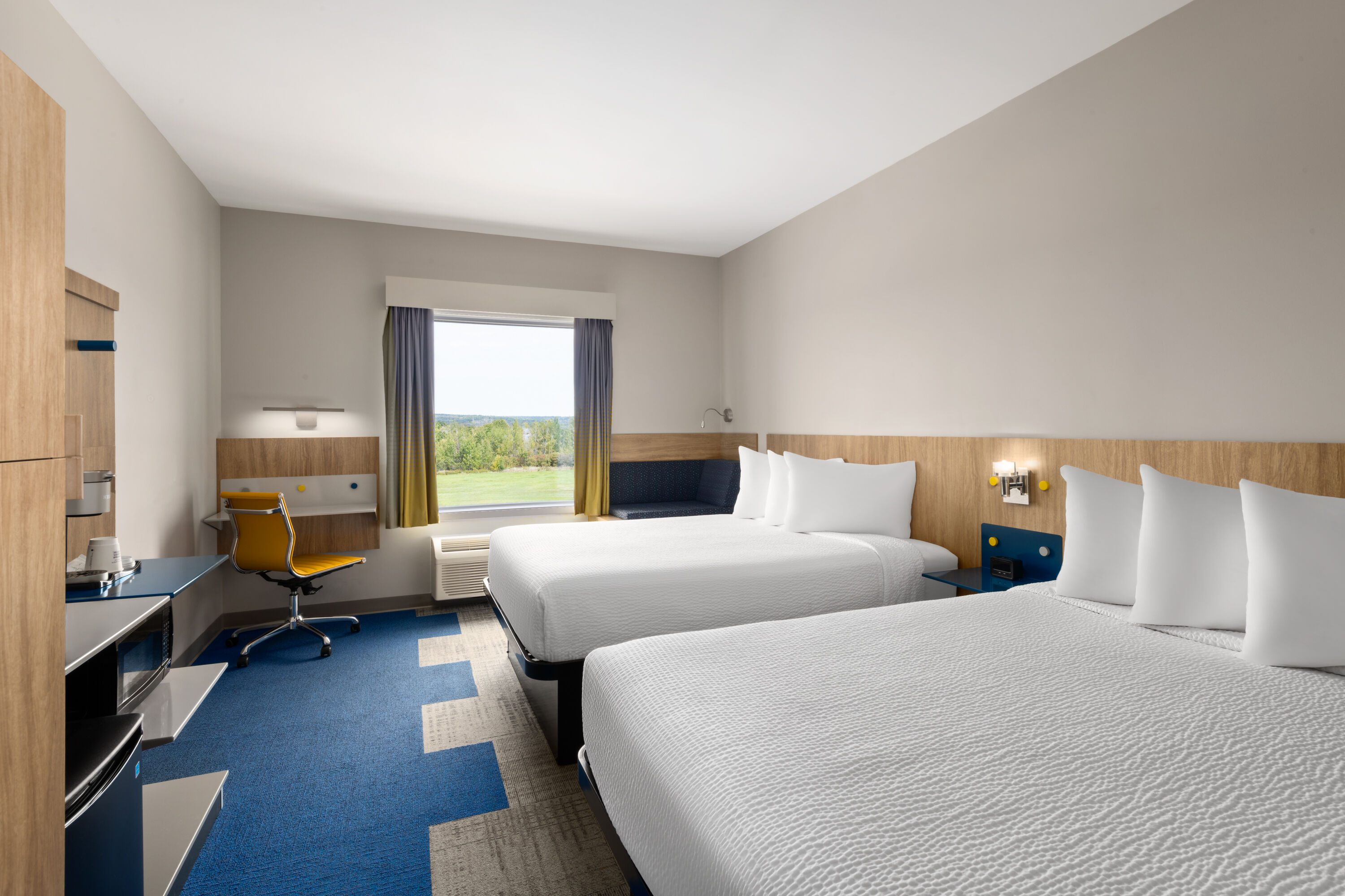 Guest room at the Microtel by Wyndham Lachute in Lachute, Quebec