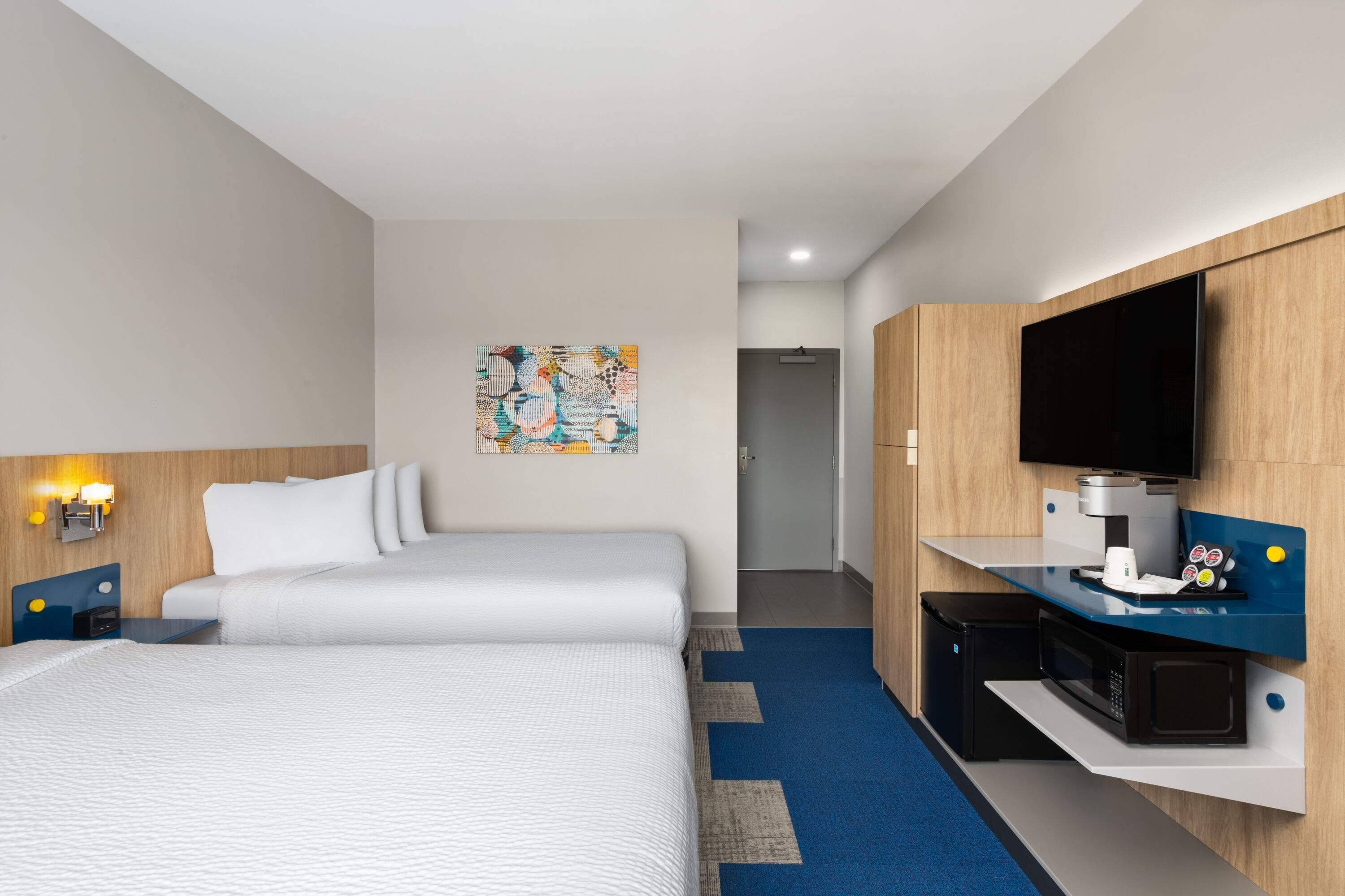 Guest room at the Microtel by Wyndham Lachute in Lachute, Quebec