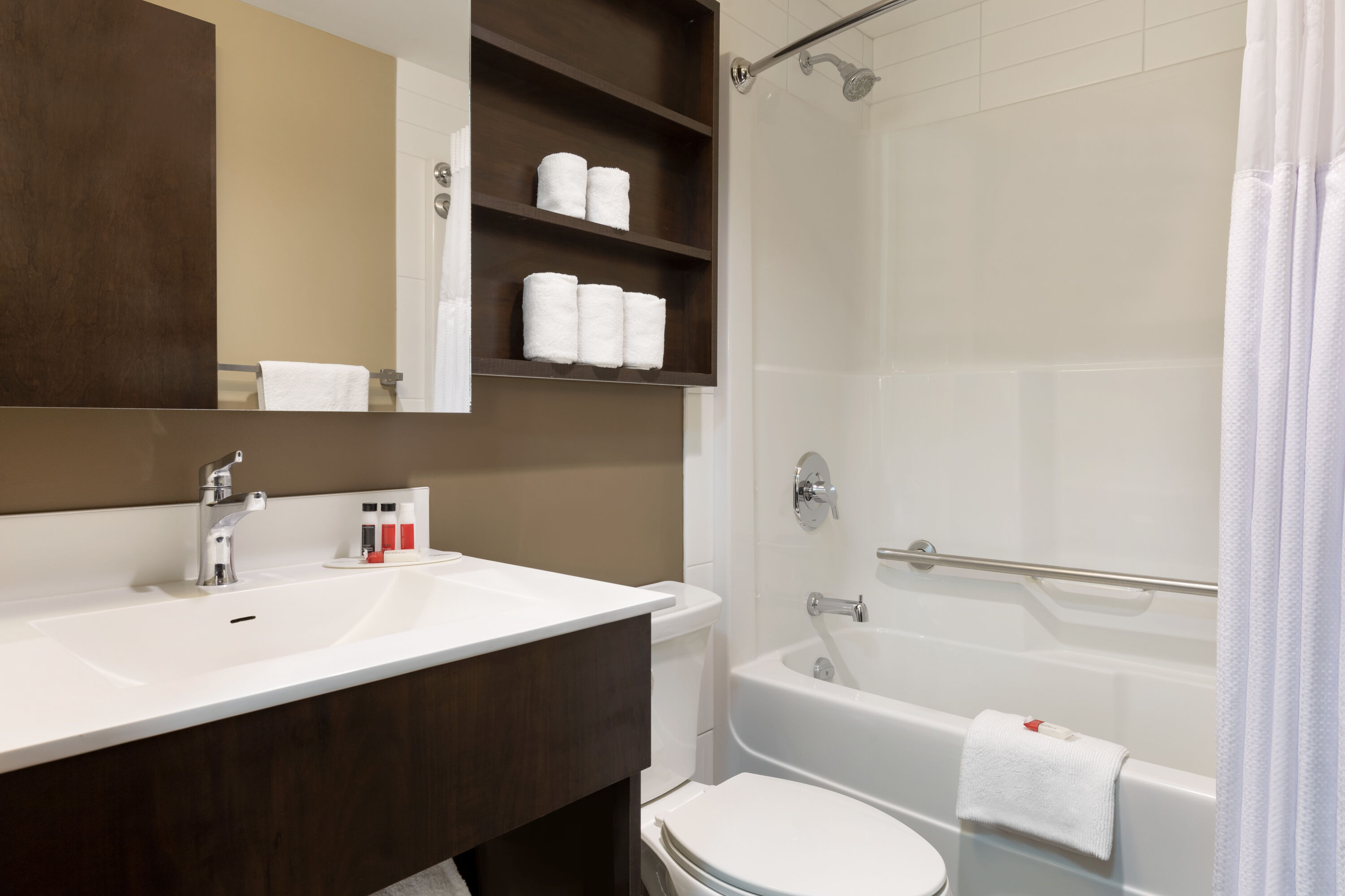 Guest room bath at the Microtel Inn & Suites by Wyndham Estevan in Estevan, Saskatchewan