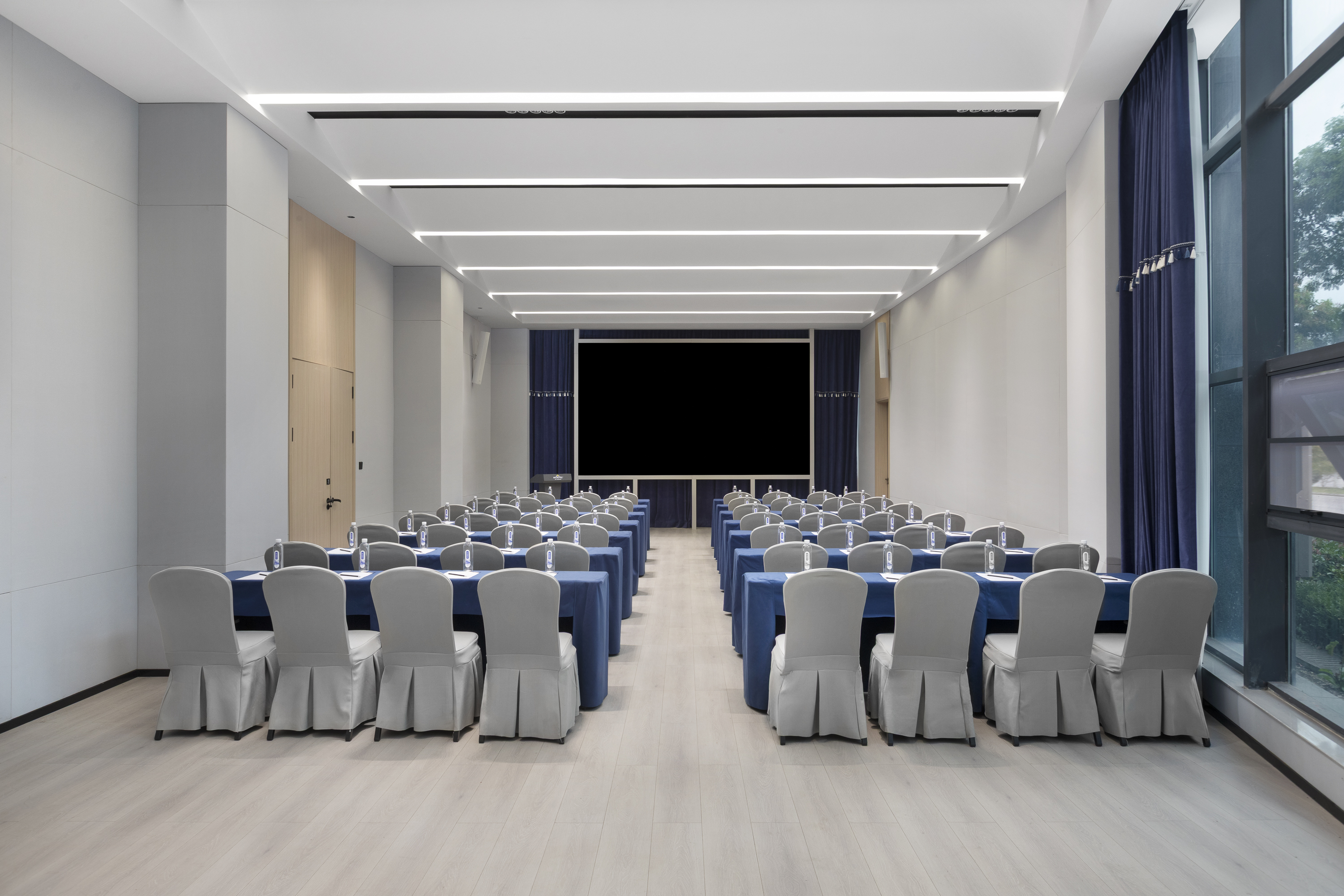 Meeting room at Microtel by Wyndham Anshun Xixiu in Anshun, Other than US/Canada