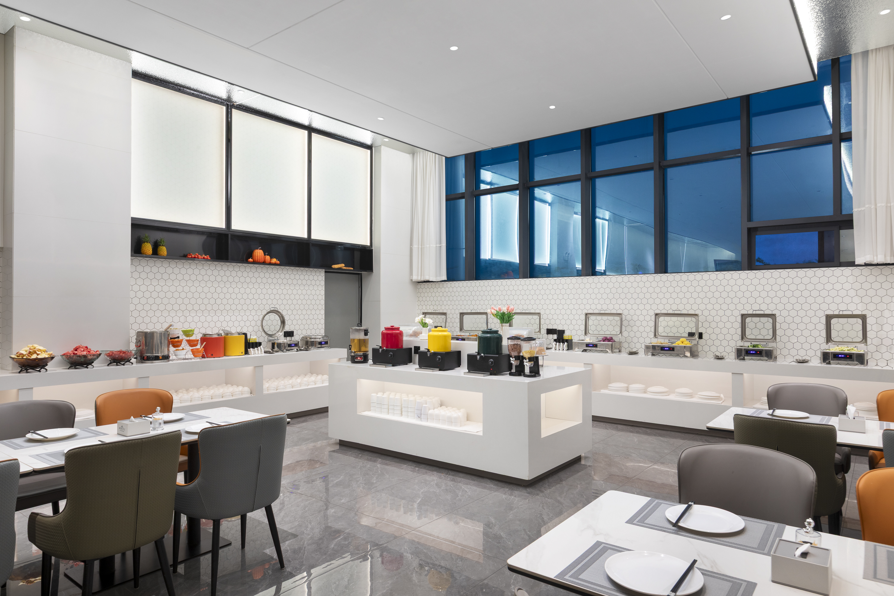 Microtel by Wyndham Anshun Xixiu restaurant breakfast area with seating in Anshun, Other than US/Canada