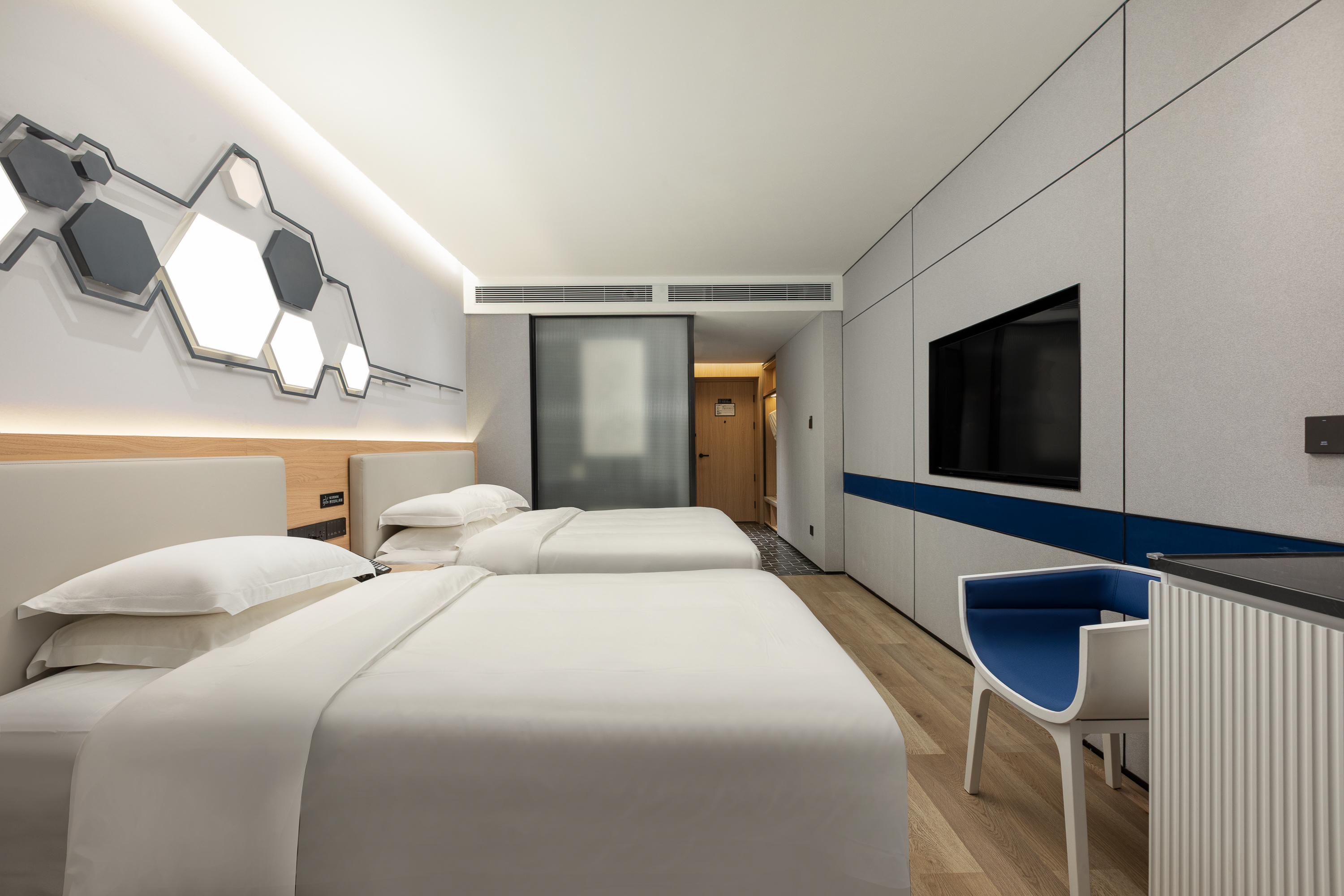 Guest room at the Microtel by Wyndham Chengdu Jinniu in Chengdu, Other than US/Canada