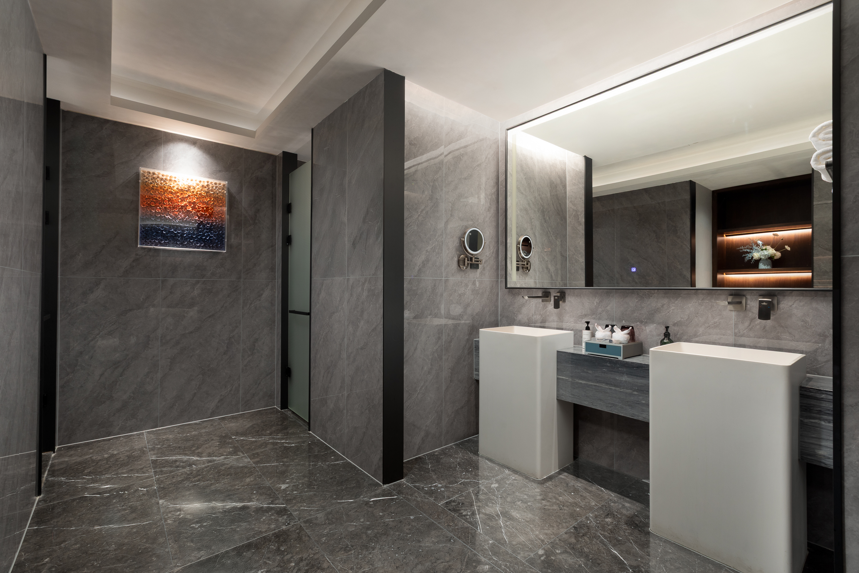 Guest room bath at the Microtel by Wyndham Enshi Jianshi in Enshi, Other than US/Canada