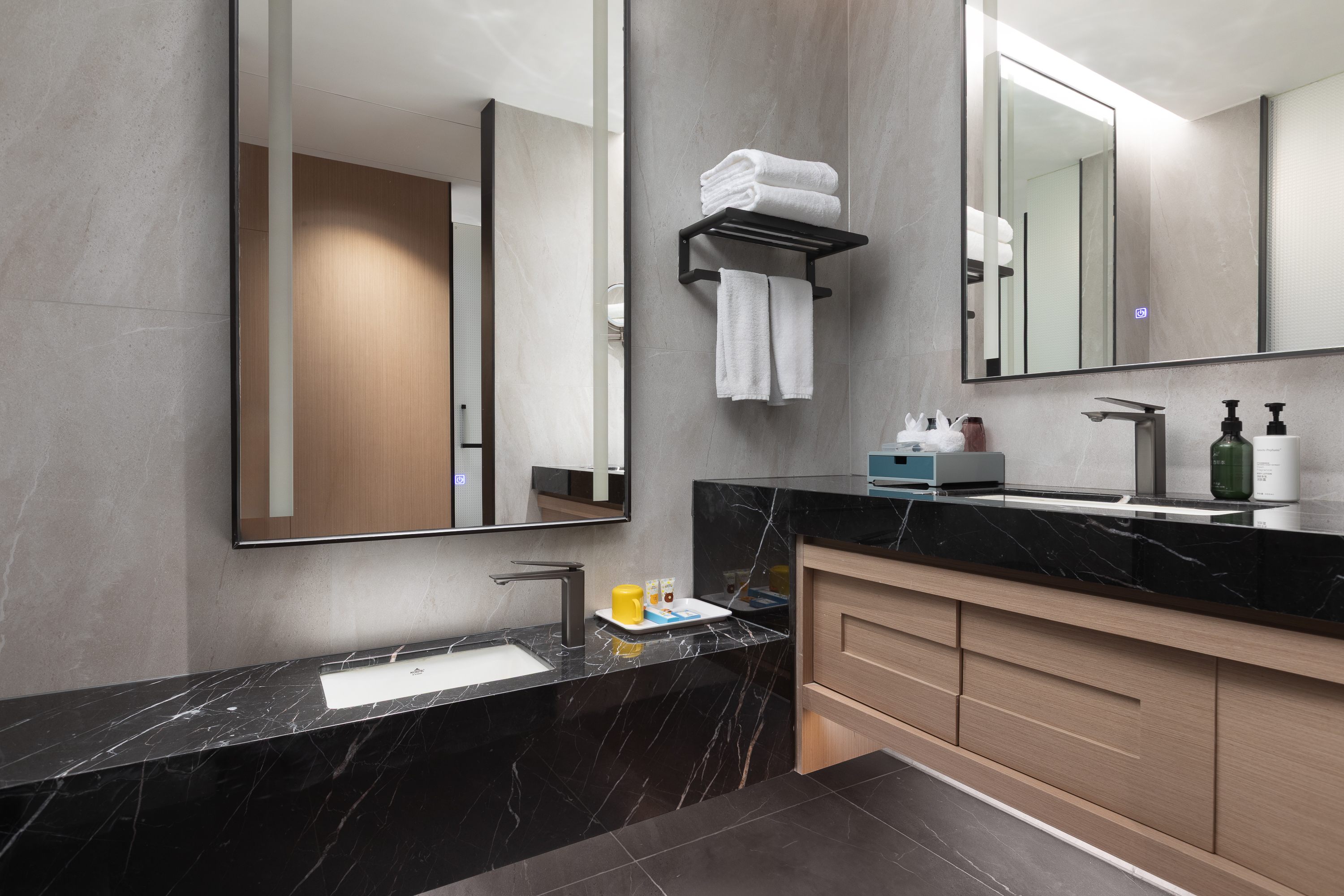 Guest room bath at the Microtel by Wyndham Enshi Jianshi in Enshi, Other than US/Canada