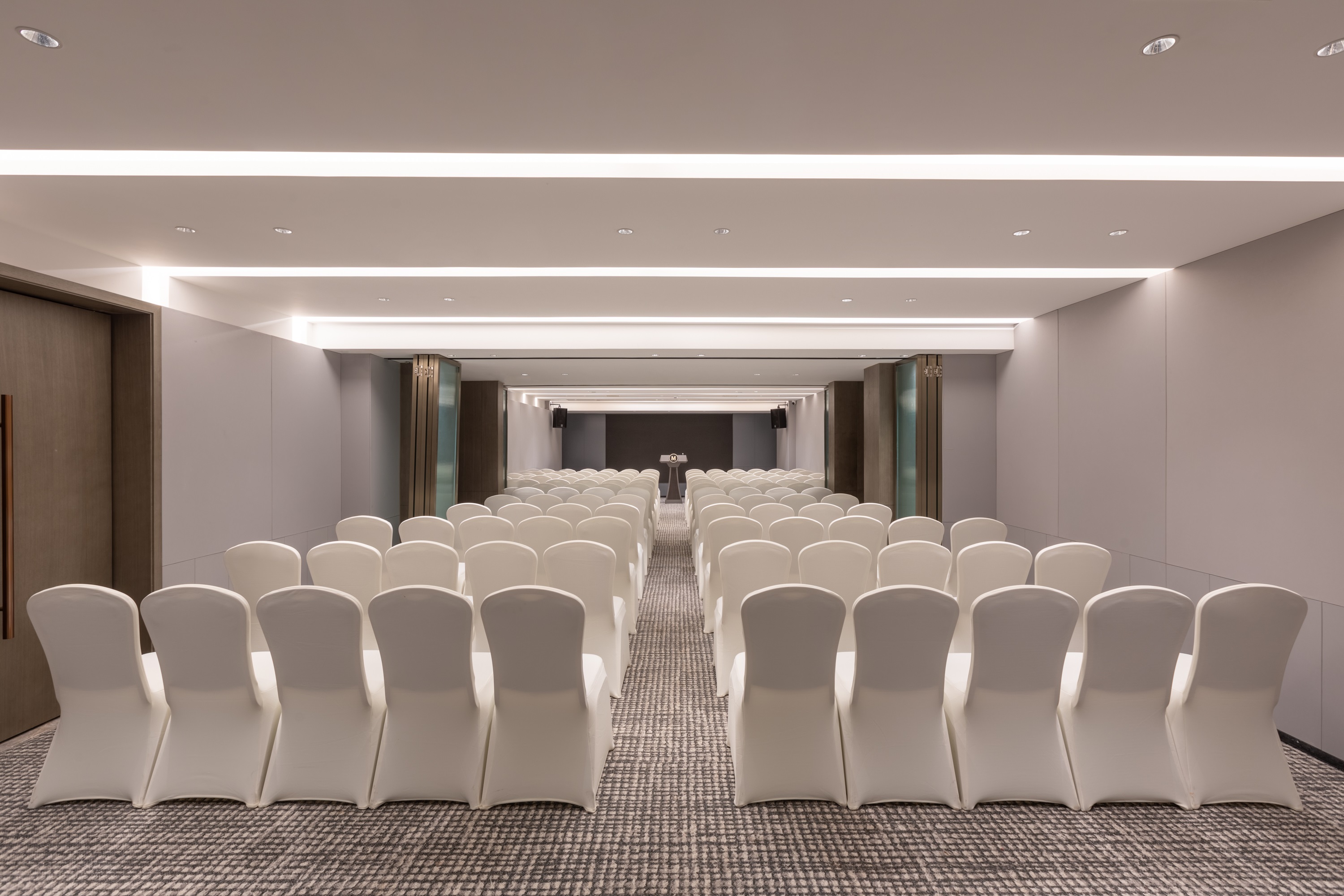 Meeting room at Microtel by Wyndham Hengyang Huaxin in Hengyang, Other than US/Canada