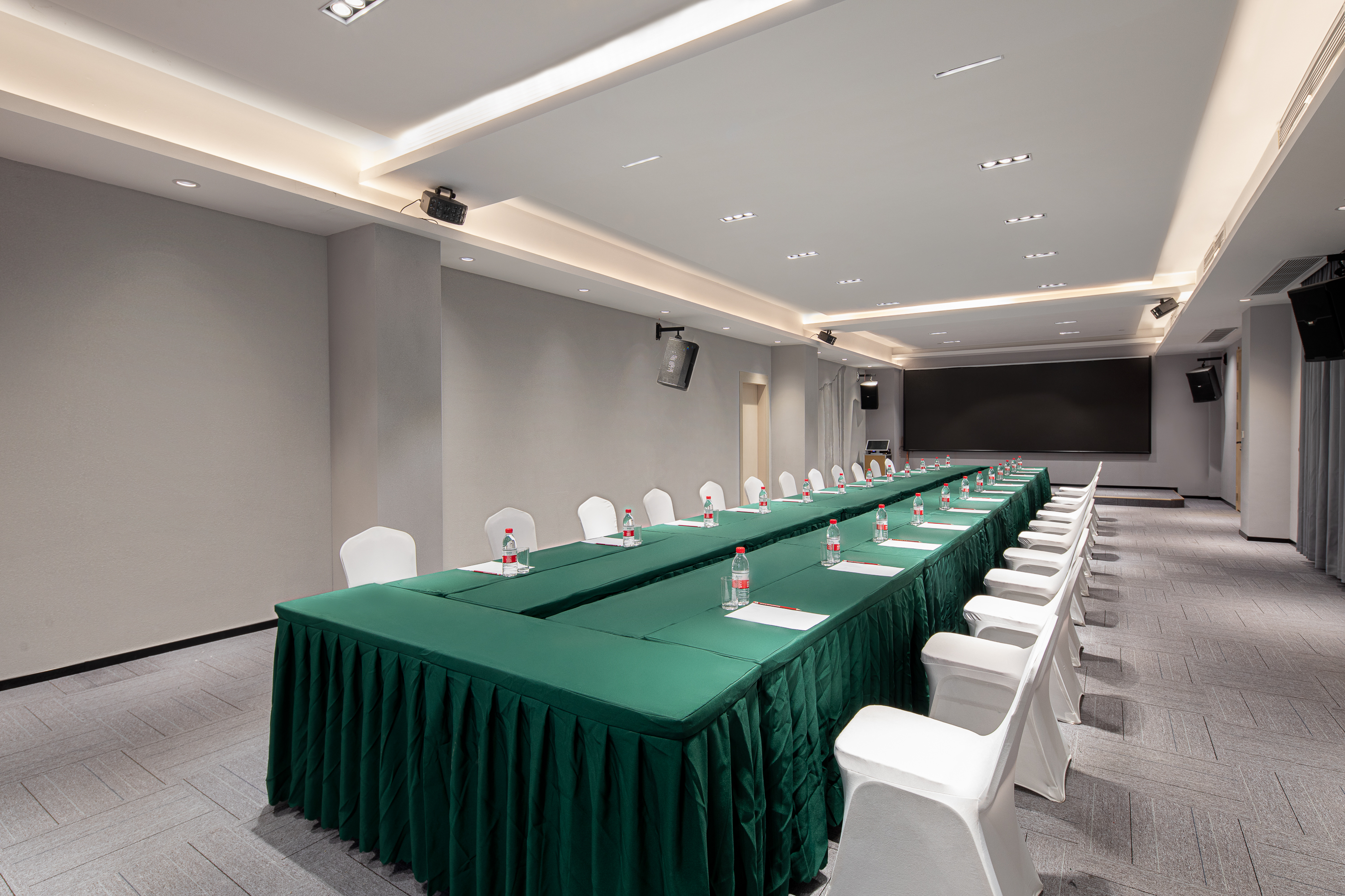 Meeting room at Microtel By Wyndham Heyuan in Heyuan, Other than US/Canada