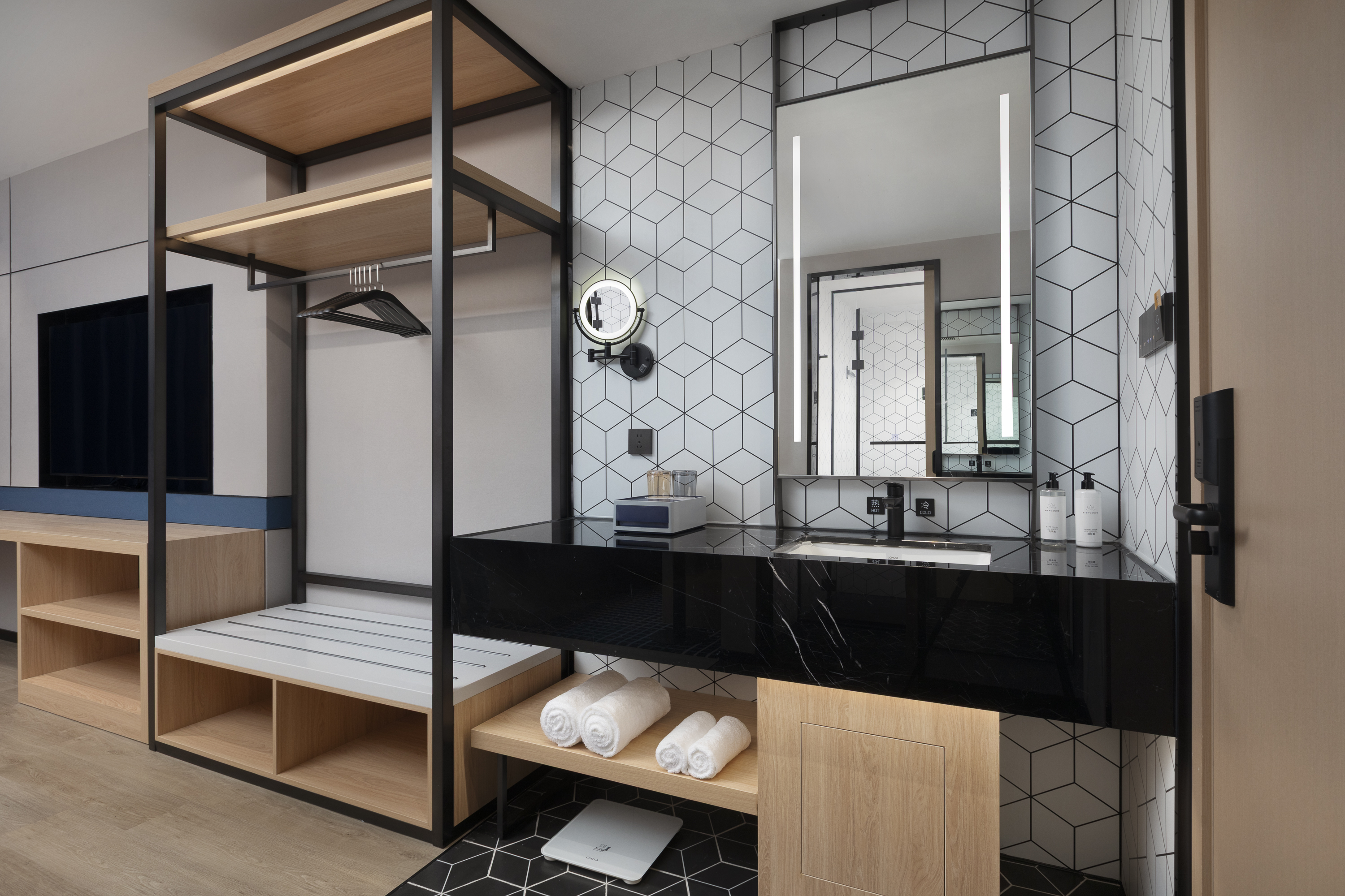 Guest room bath at the Microtel by Wyndham Taicang Shaxi in Suzhou, Other than US/Canada