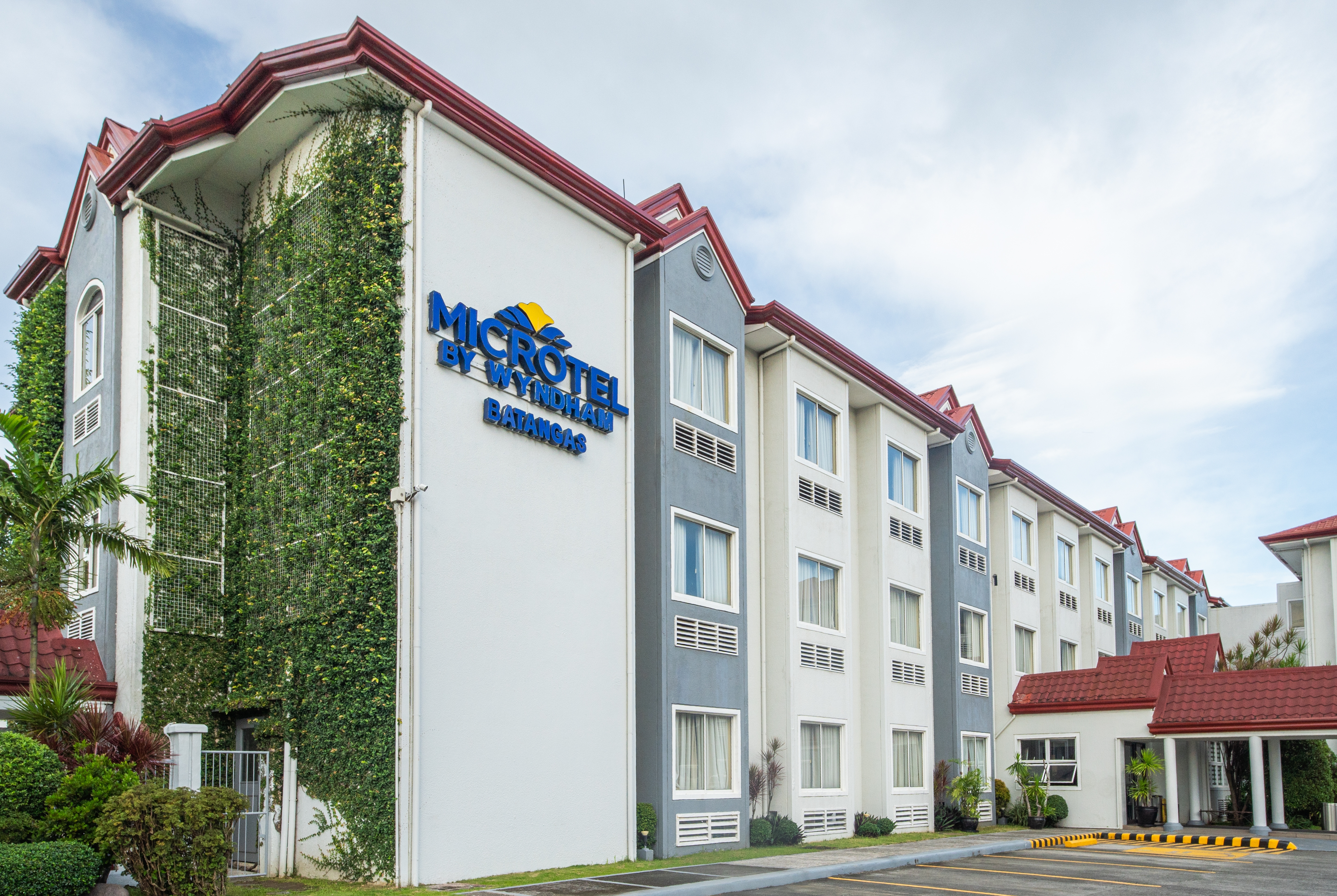 Exterior of Microtel by Wyndham Batangas hotel in Batangas, Other than US/Canada