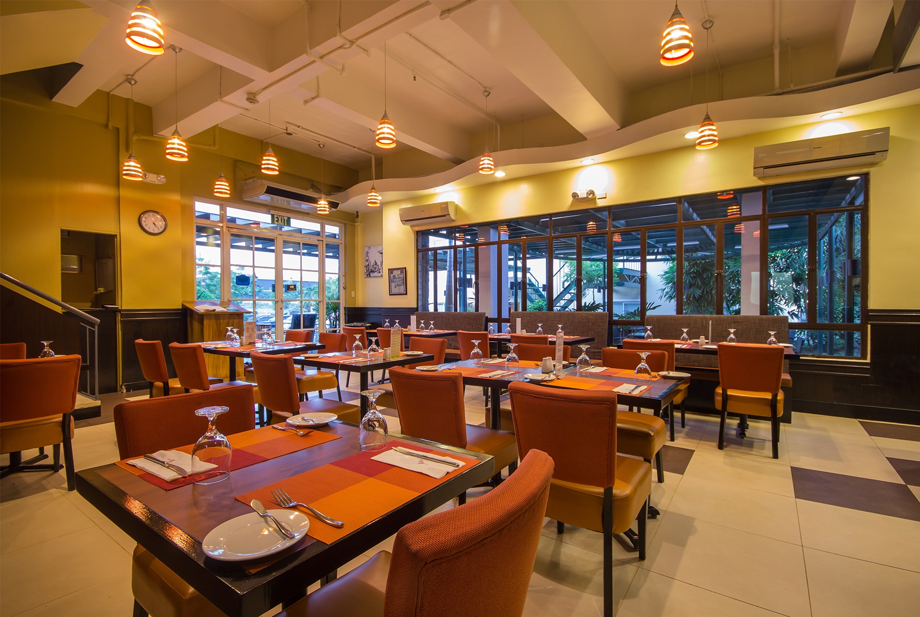 Microtel by Wyndham Batangas restaurant in Batangas, Other than US/Canada