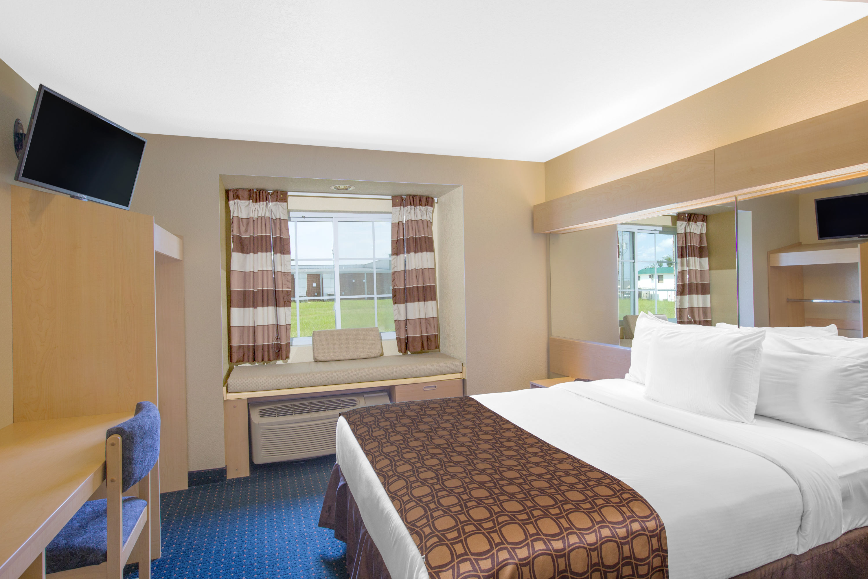 Guest room at the Microtel Inn & Suites by Wyndham Albertville in Albertville, Alabama