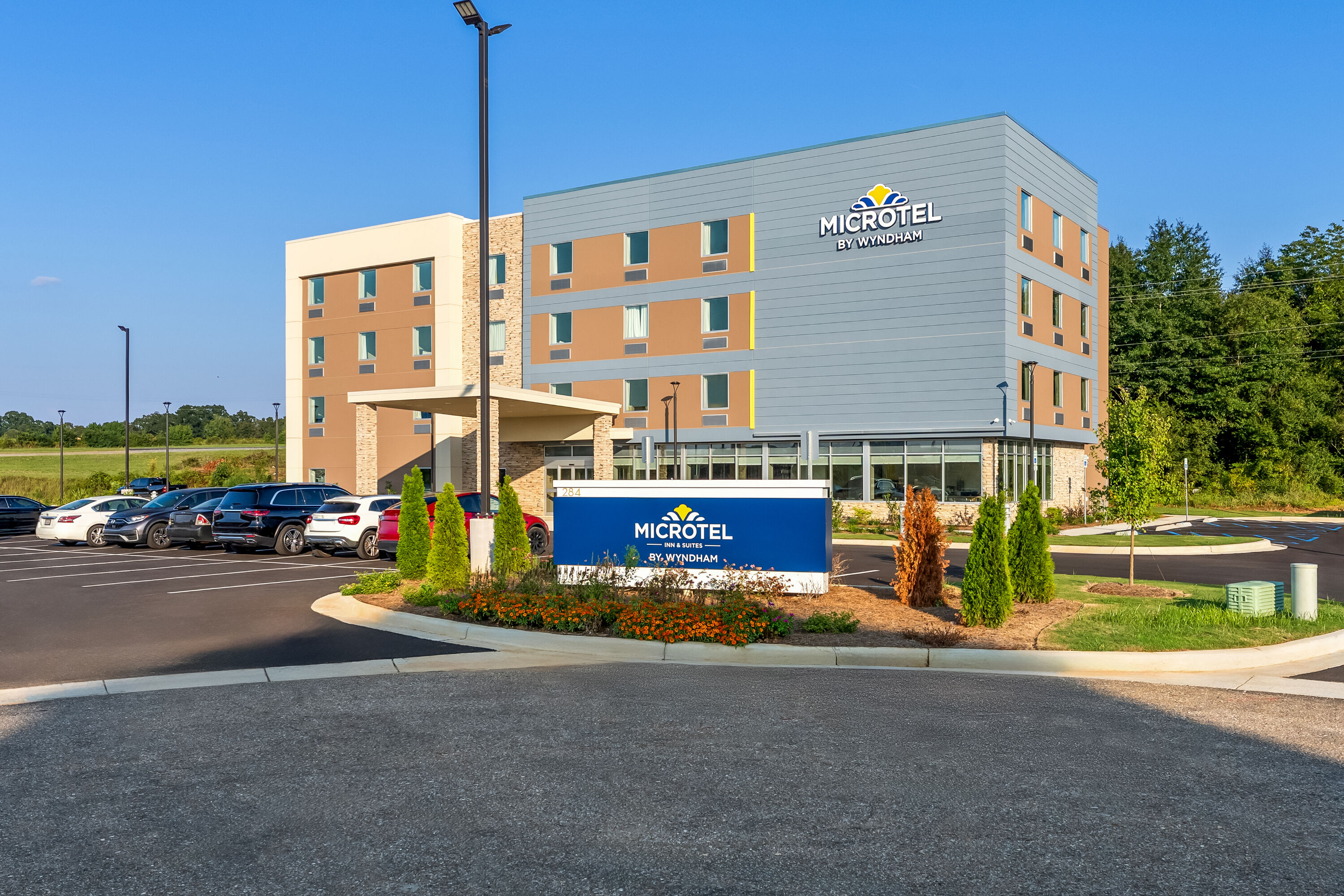 Exterior Day Image of Microtel Inn & Suites by Wyndham Prattville Montgomery hotel in Prattville, Alabama