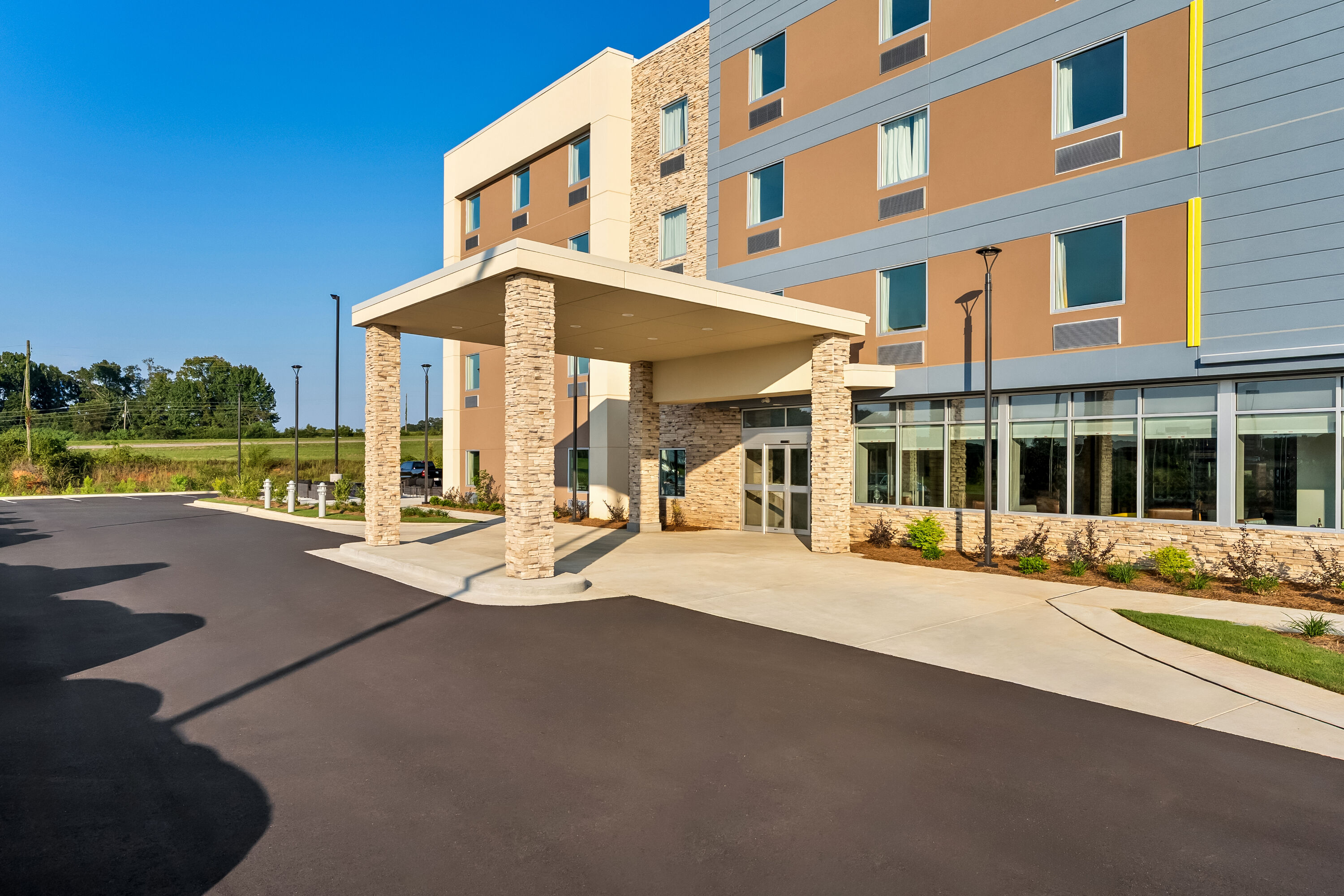 Exterior Day Image of Microtel Inn & Suites by Wyndham Prattville Montgomery hotel in Prattville, Alabama