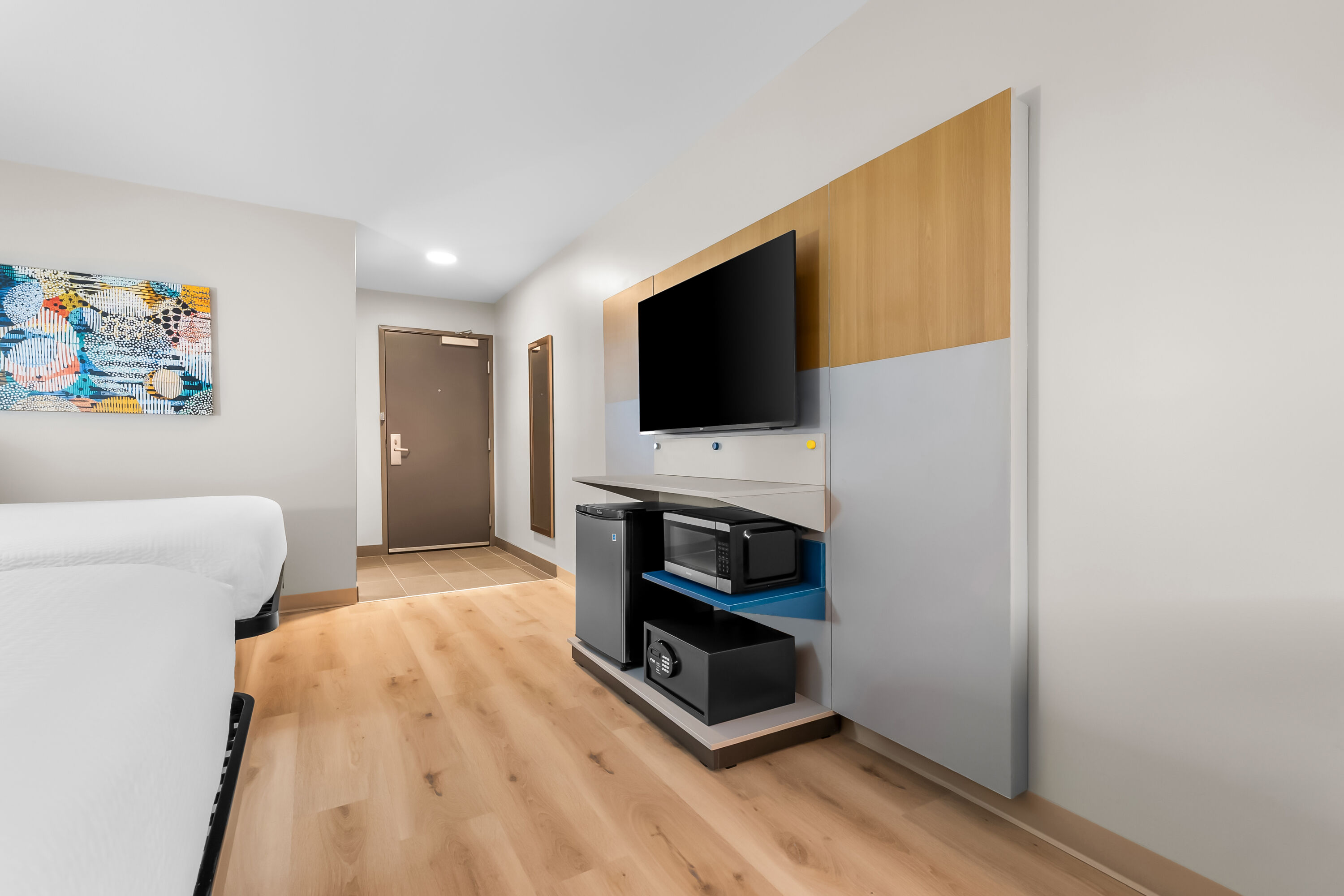 Double bed guest room at the Microtel Inn & Suites by Wyndham Prattville Montgomery in Prattville, Alabama