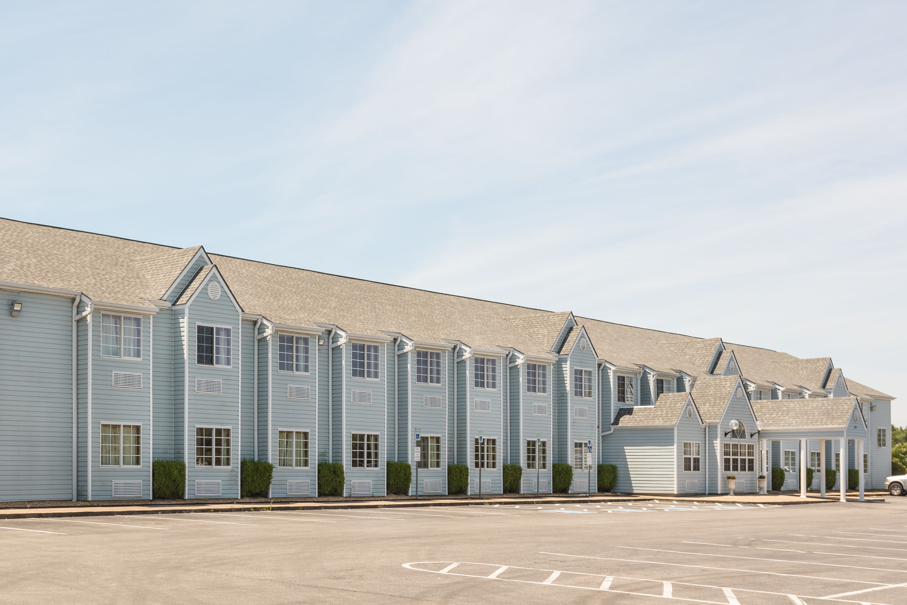 Exterior Day Image of Microtel Inn & Suites by Wyndham Tuscaloosa East hotel in Tuscaloosa Cottondale, Alabama