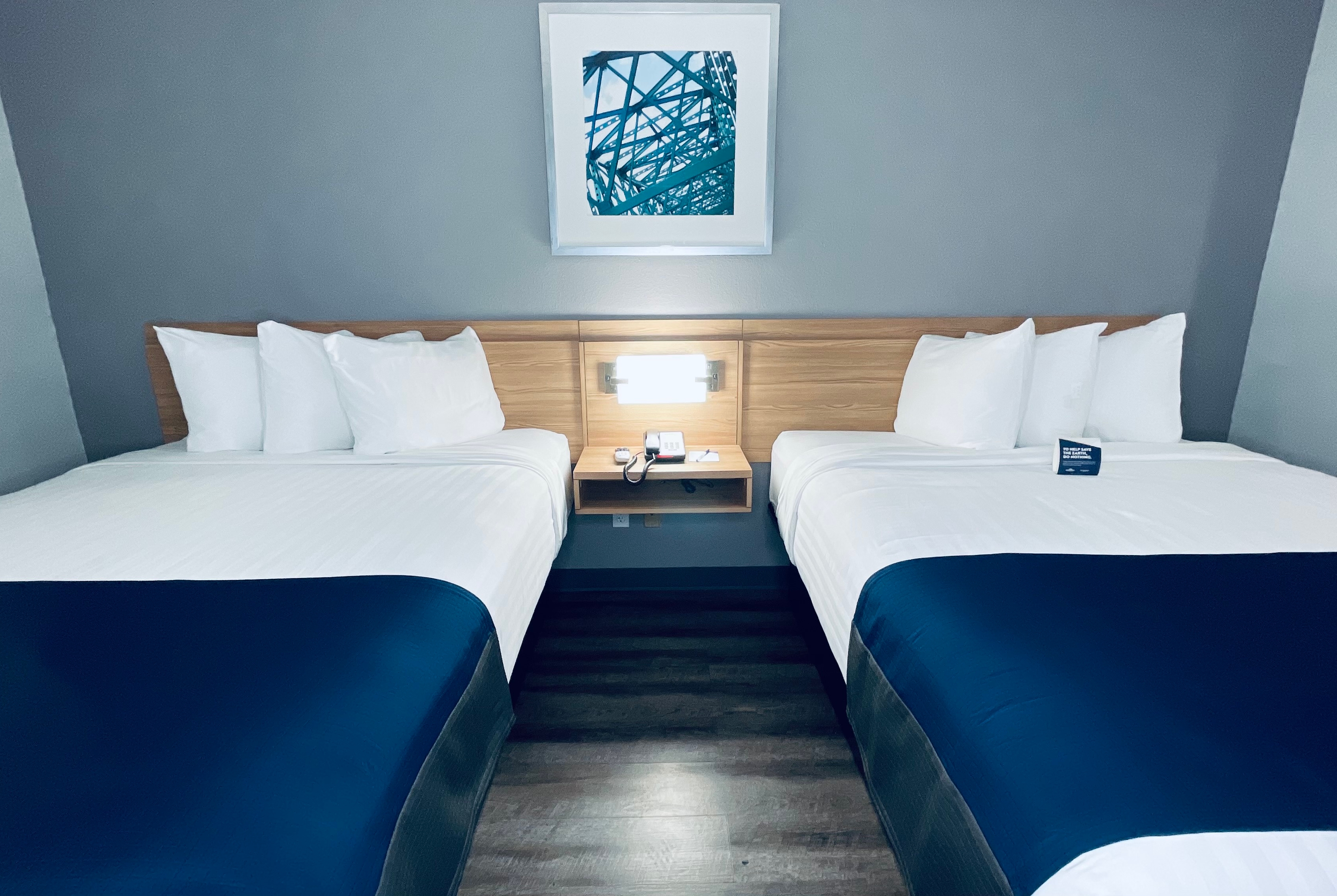 Guest room at the Microtel Inn & Suites by Wyndham Tuscaloosa East in Tuscaloosa Cottondale, Alabama