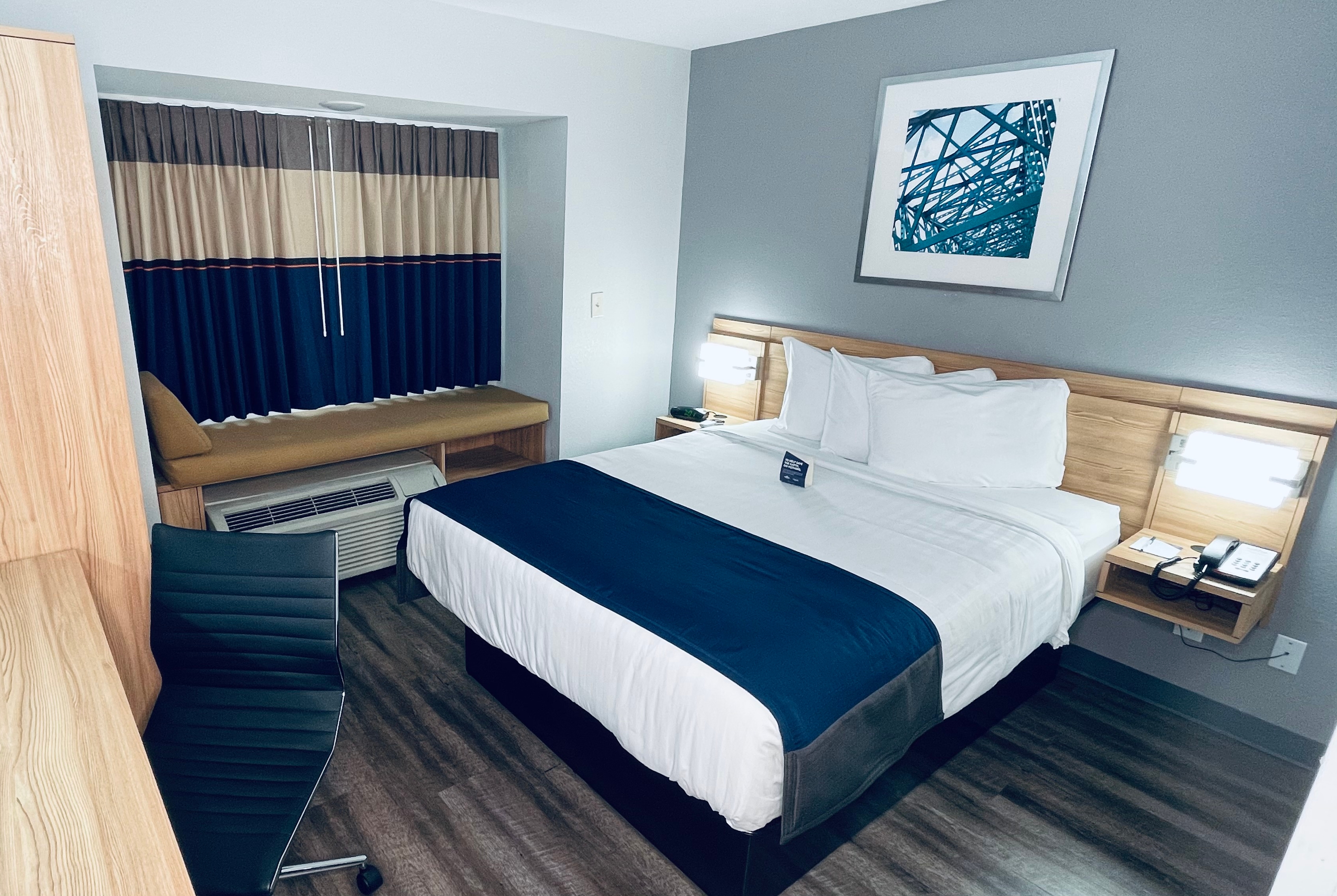 Guest room at the Microtel Inn & Suites by Wyndham Tuscaloosa East in Tuscaloosa Cottondale, Alabama