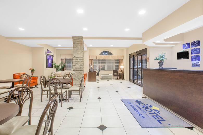 Microtel Inn Suites By Wyndham Conway Hotels Ar 72032 Microtel Inn Suites By Wyndham Conway Hotel Lobby In Arkansas