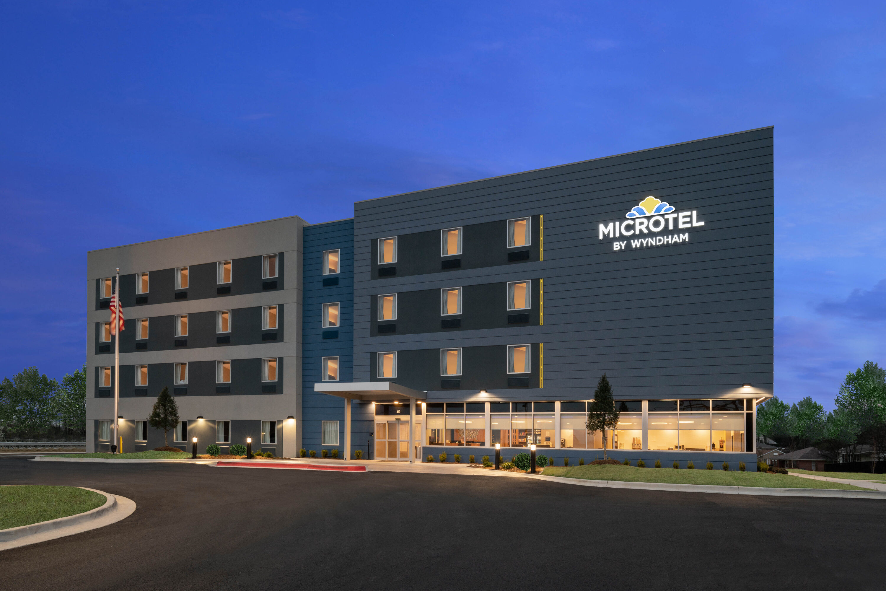 Exterior of Microtel Inn & Suites by Wyndham Hot Springs hotel in Hot Springs, Arkansas