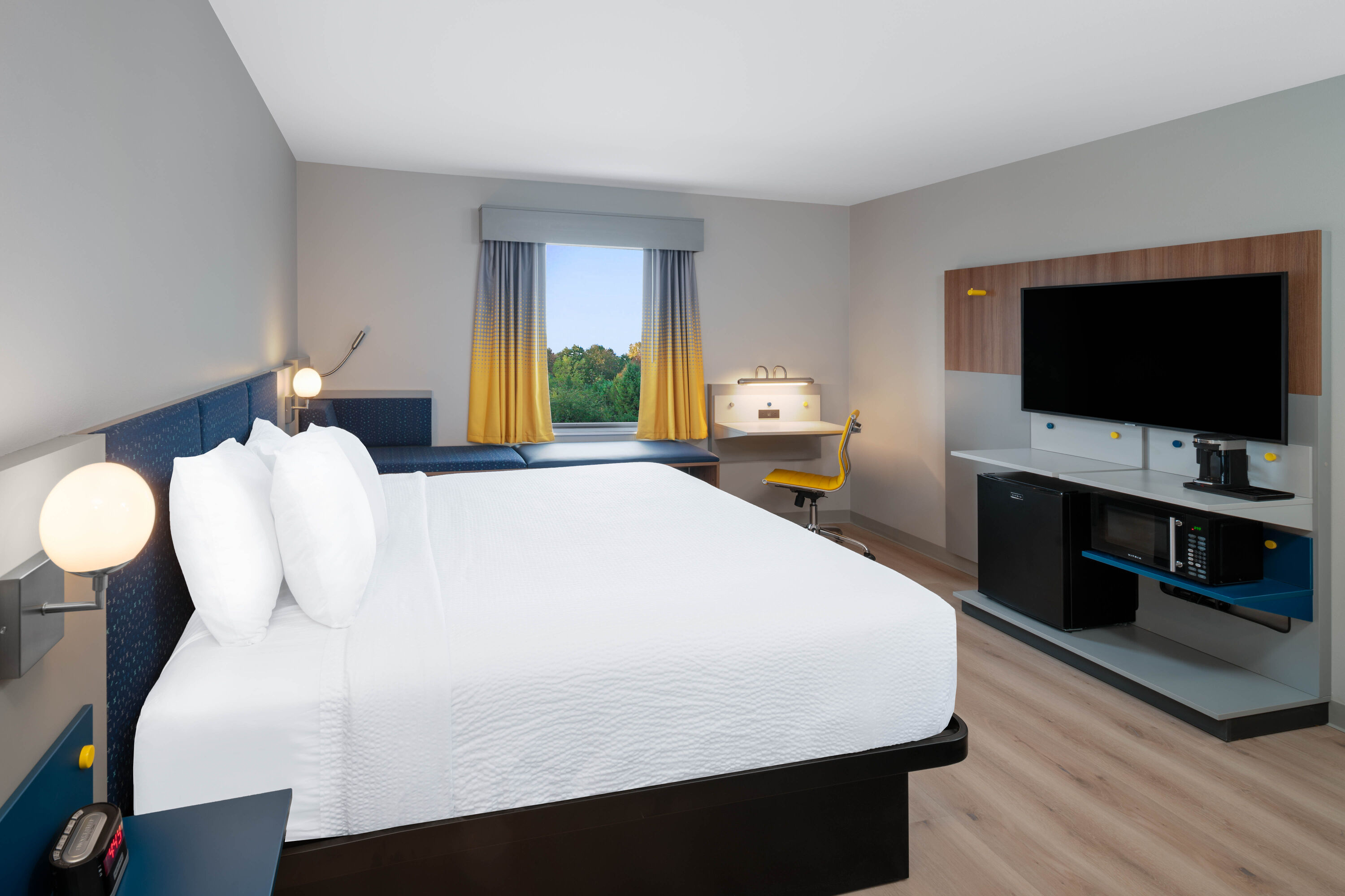 Guest room at the Microtel Inn & Suites by Wyndham Hot Springs in Hot Springs, Arkansas