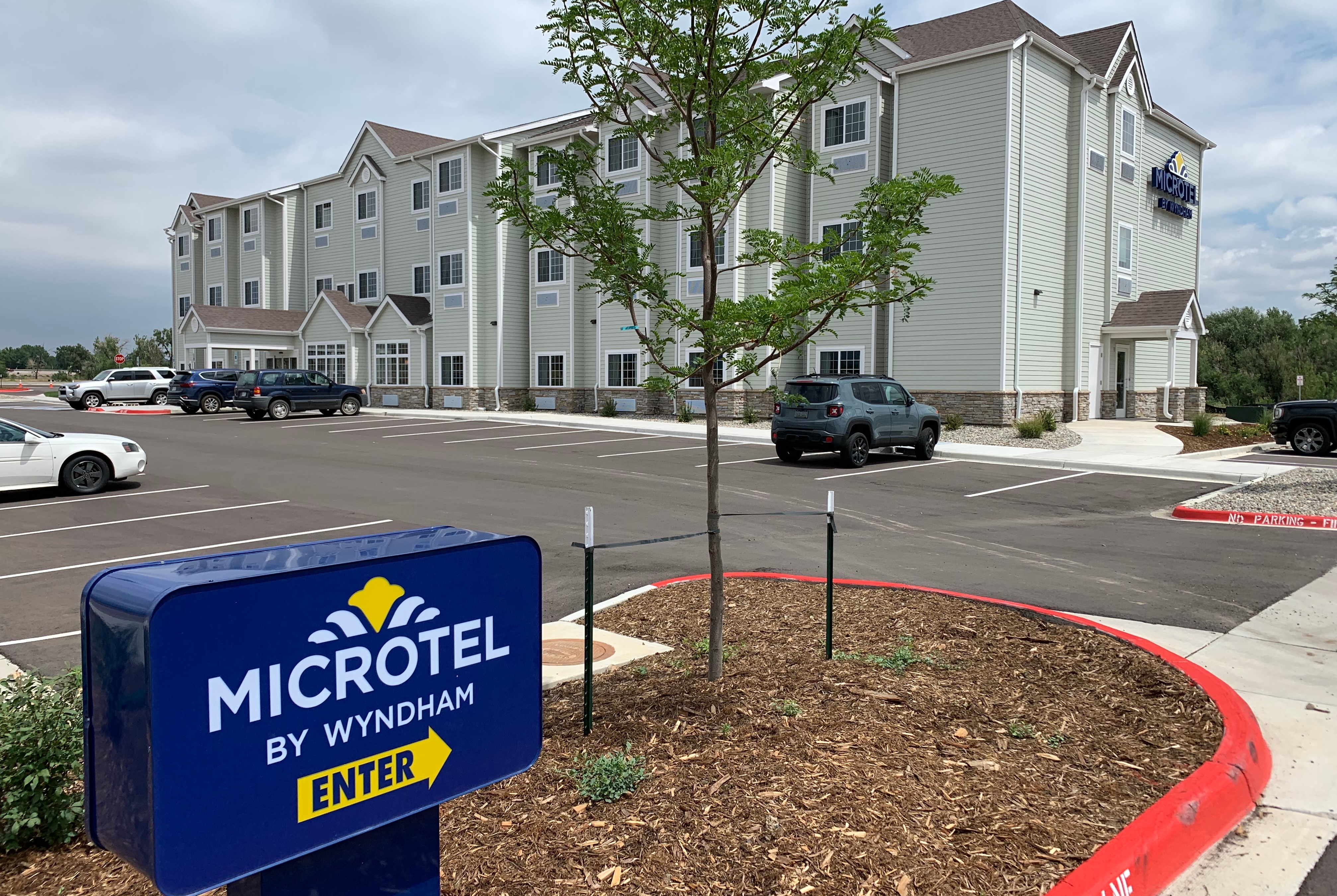 Exterior of Microtel Inn & Suites by Wyndham Fountain/Fort Carson hotel in Fountain, Colorado