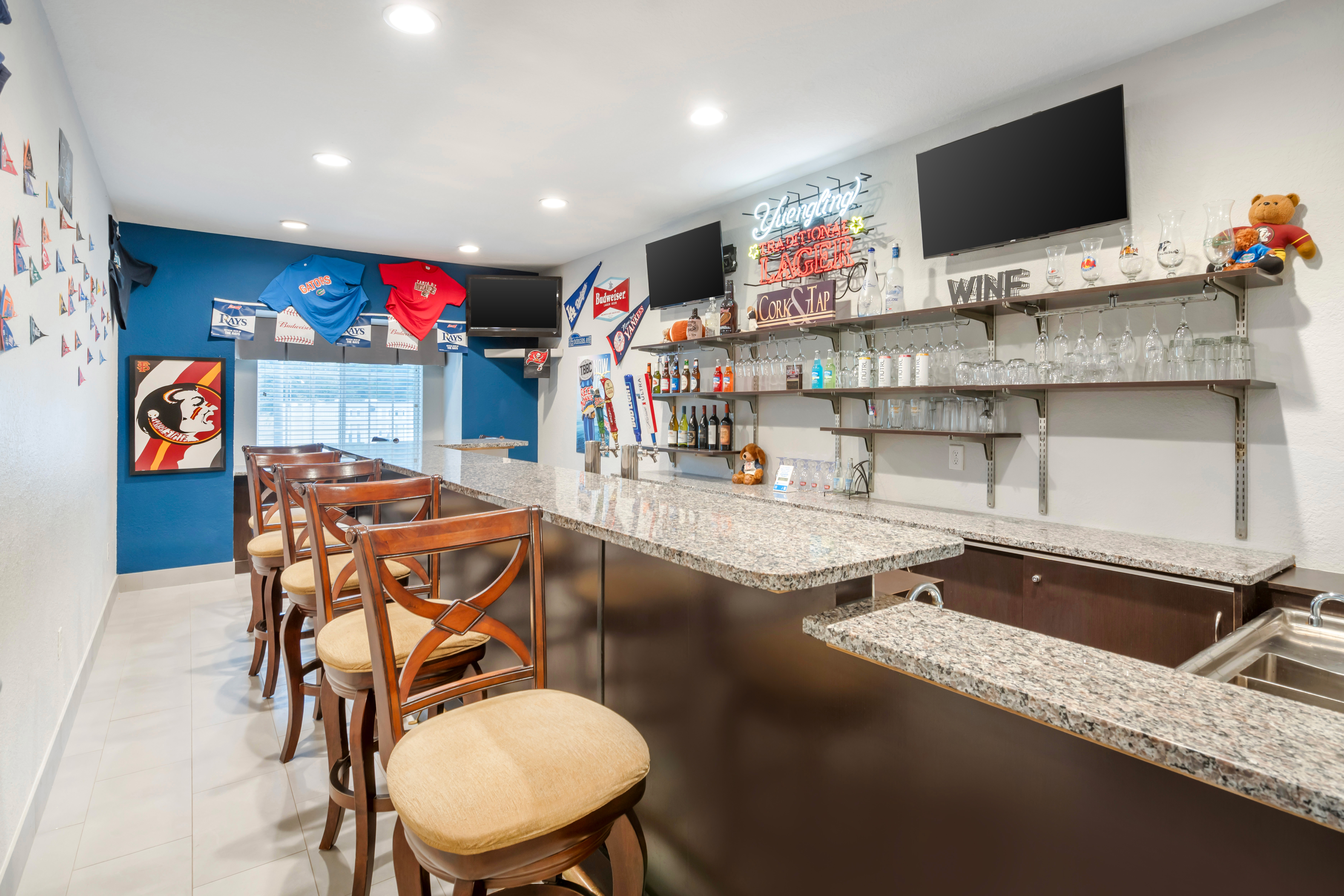 Microtel Inn & Suites by Wyndham Brooksville bar and grill in Brooksville, Florida
