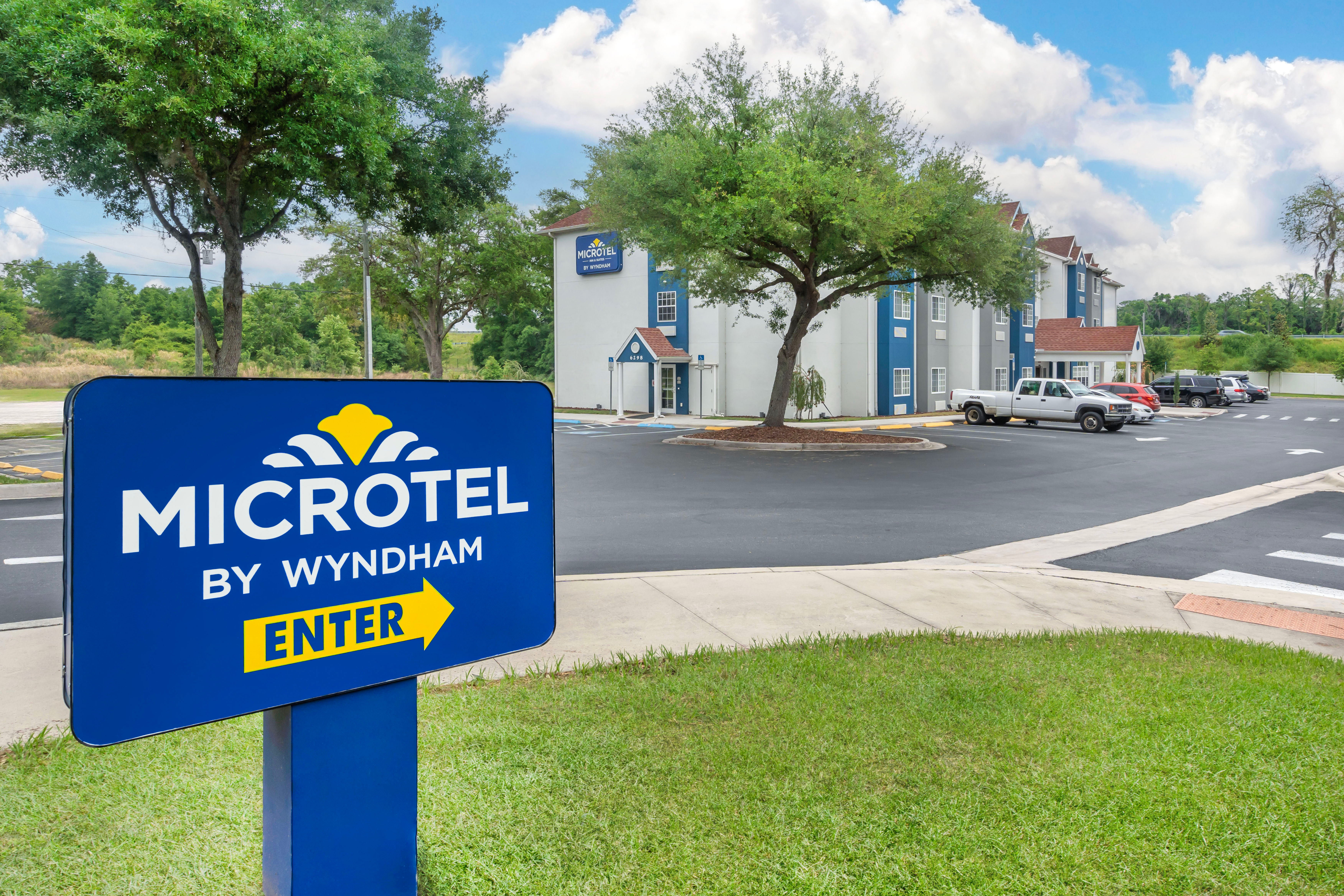 Exterior of Microtel Inn & Suites by Wyndham Brooksville hotel in Brooksville, Florida