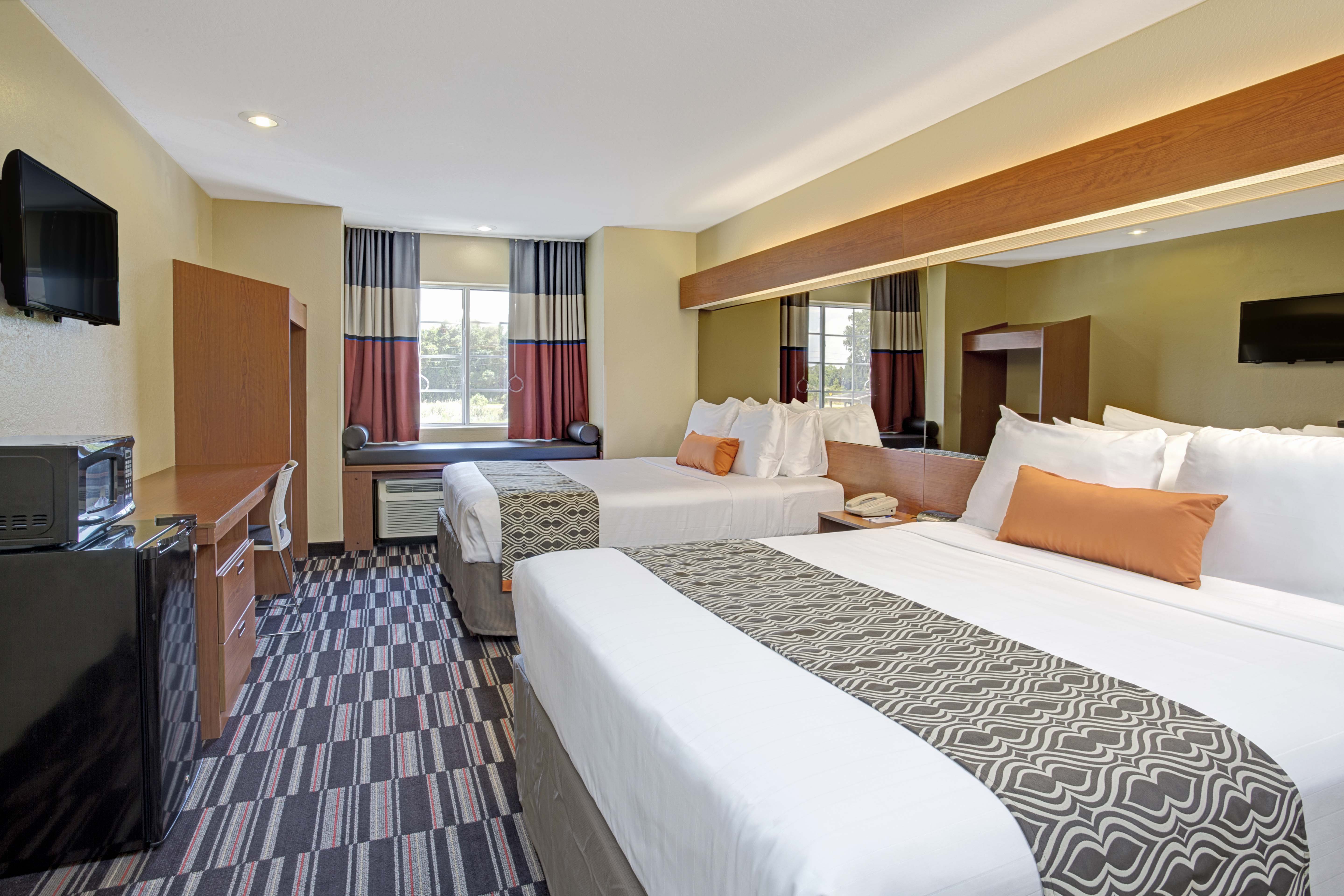 Microtel Inn & Suites by Wyndham Bushnell Bushnell, FL Hotels